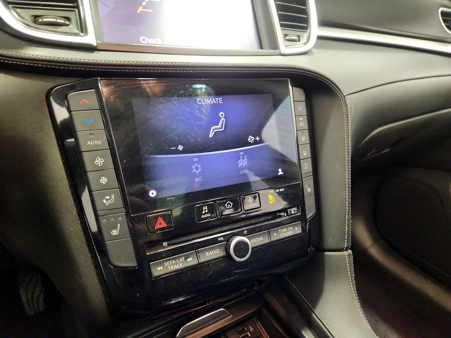 Thumbnail: 2019 INFINITI QX50 - 16