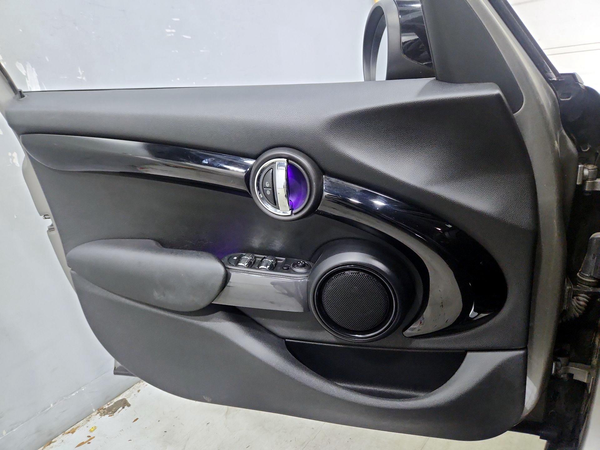 Thumbnail: 2020 MINI Cooper Hardtop - 12