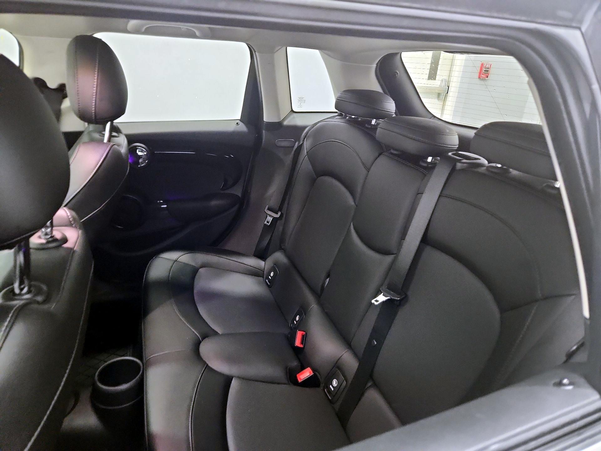 Thumbnail: 2020 MINI Cooper Hardtop - 20