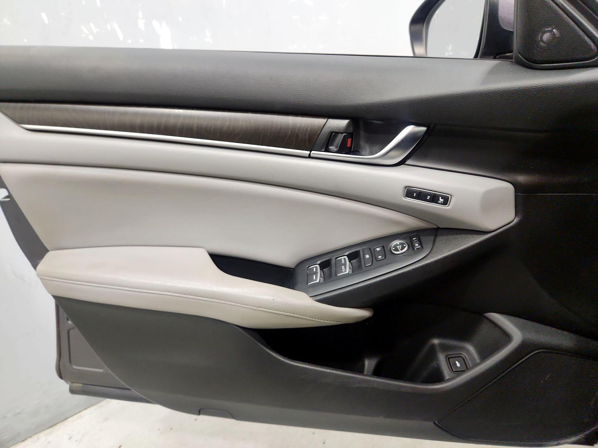 Thumbnail: 2018 Honda Accord - 12