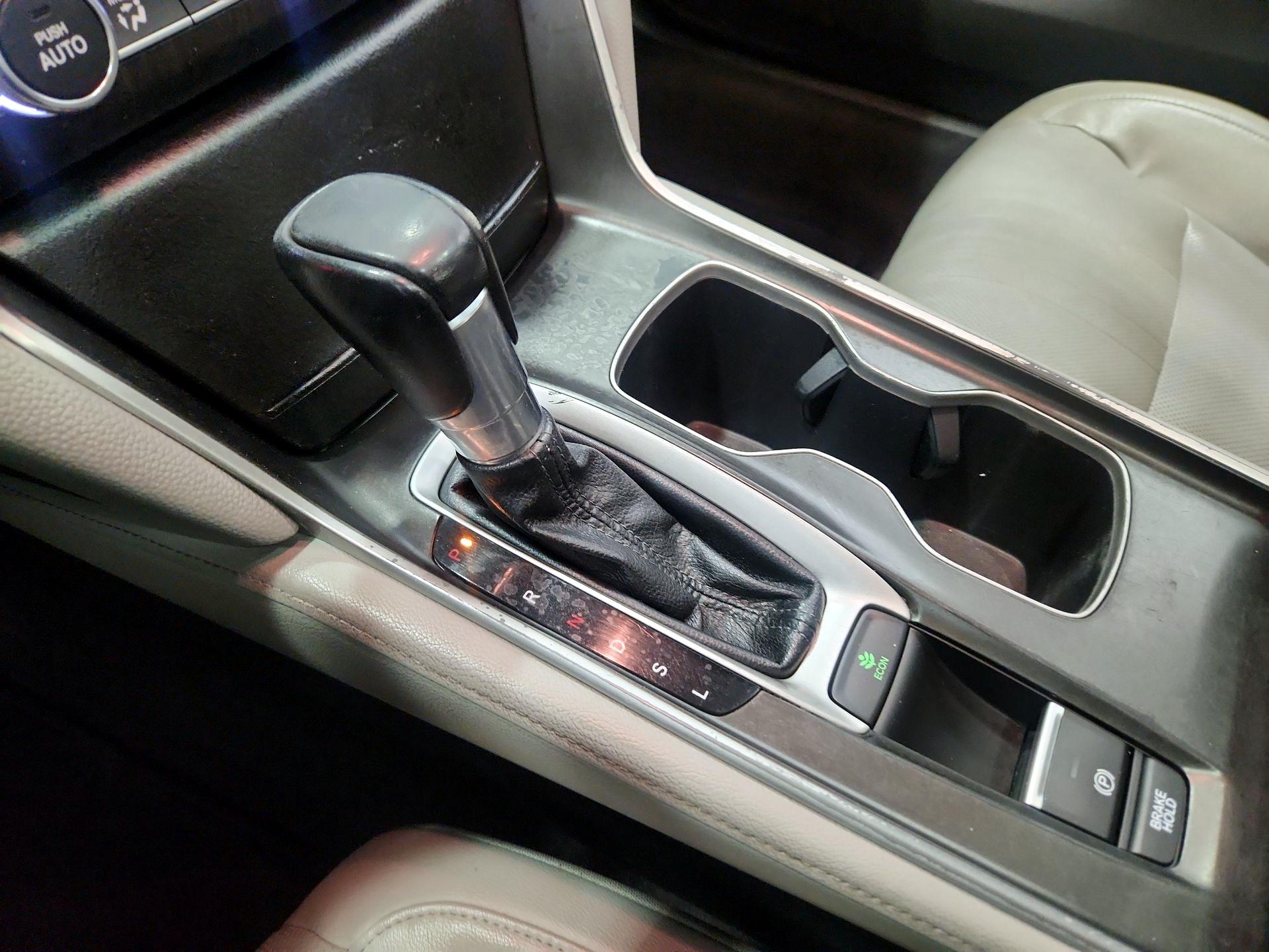 Thumbnail: 2018 Honda Accord - 17