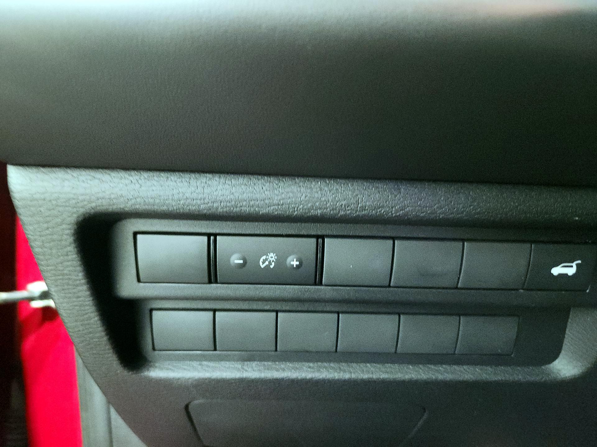 Thumbnail: 2023 Mitsubishi Outlander - 13