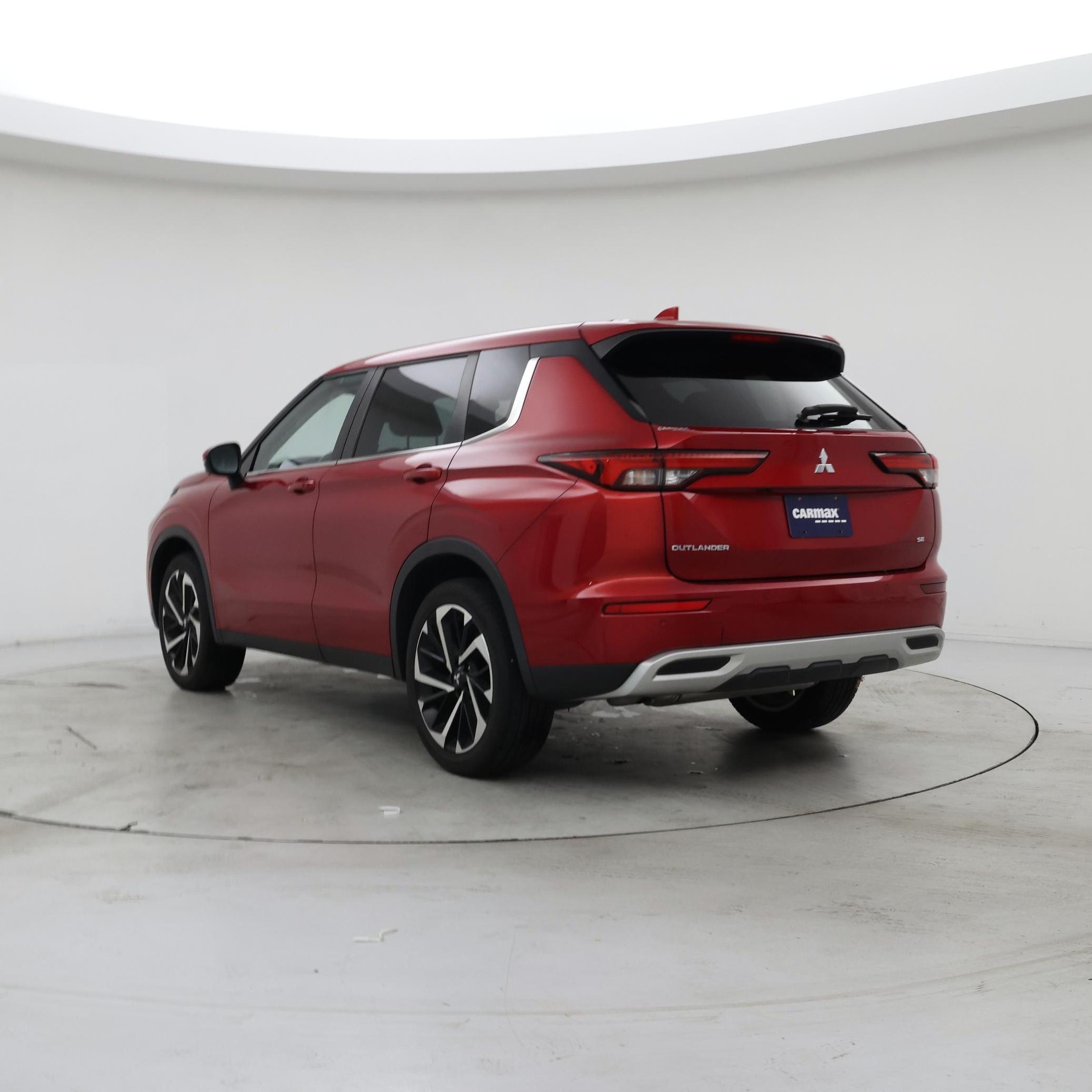 Thumbnail: 2023 Mitsubishi Outlander - 2