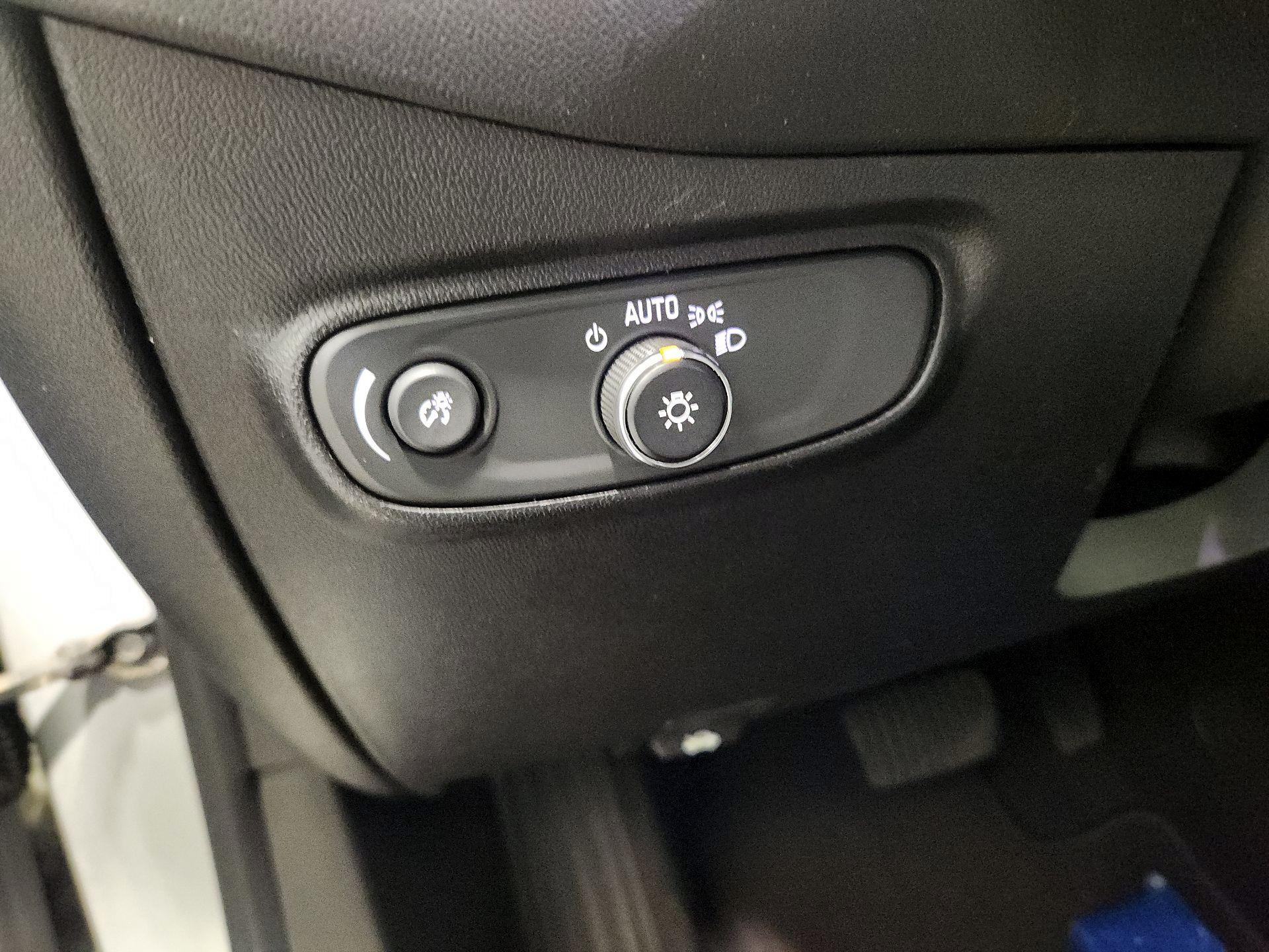 Thumbnail: 2018 Chevrolet Equinox - 13