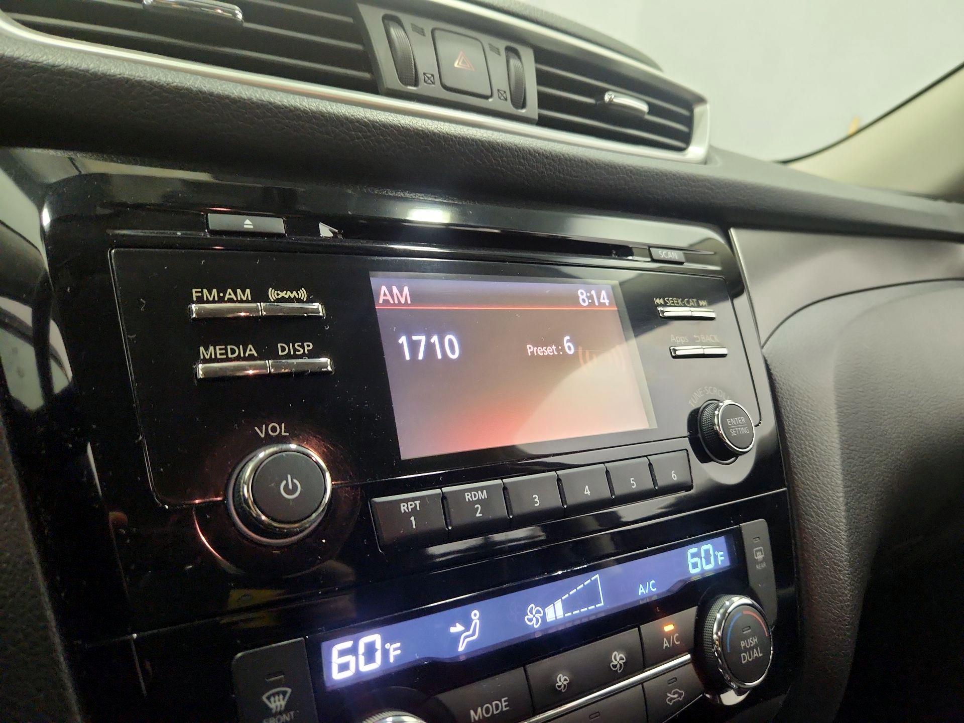 Thumbnail: 2016 Nissan Rogue - 15