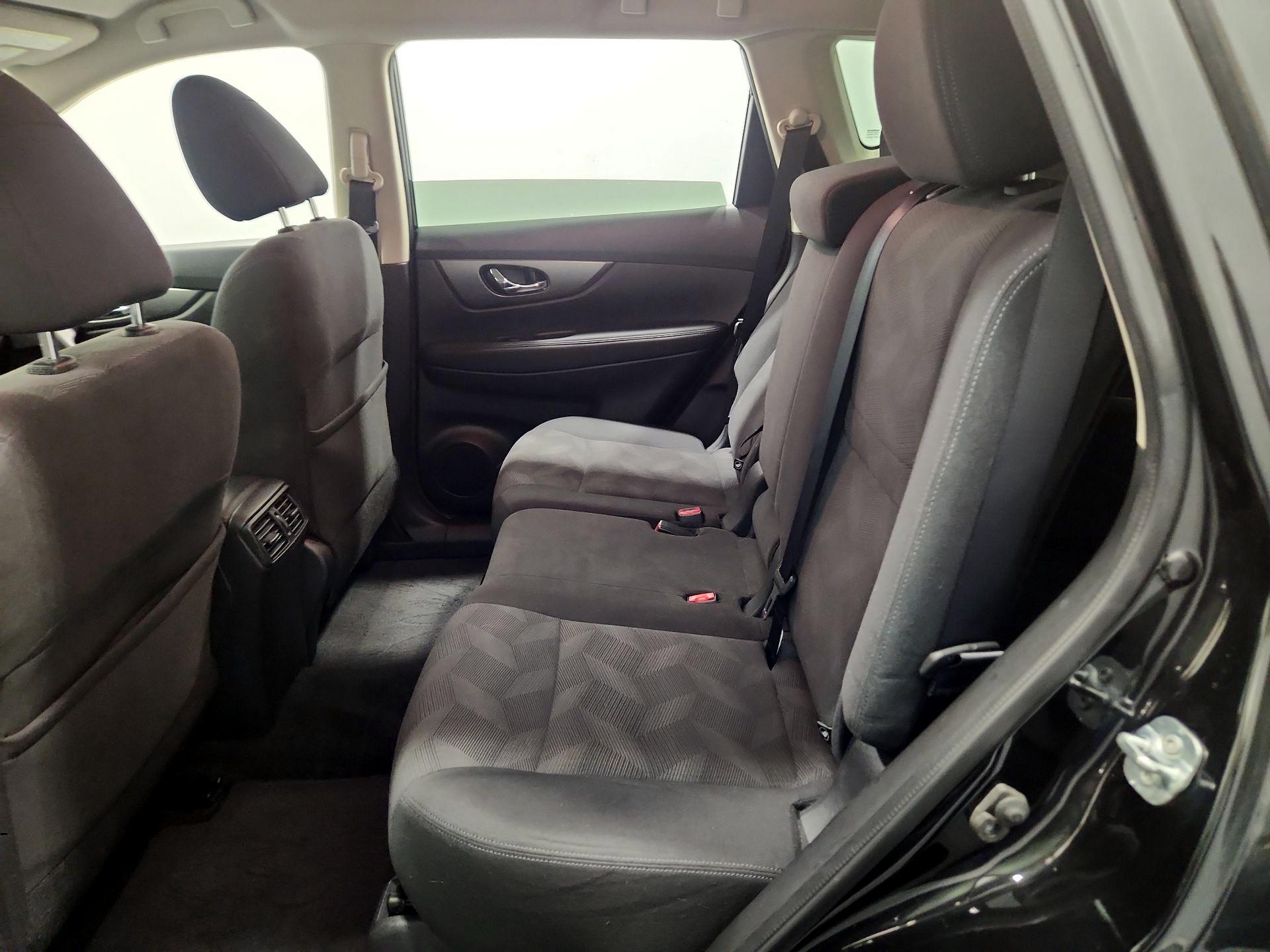 Thumbnail: 2016 Nissan Rogue - 19