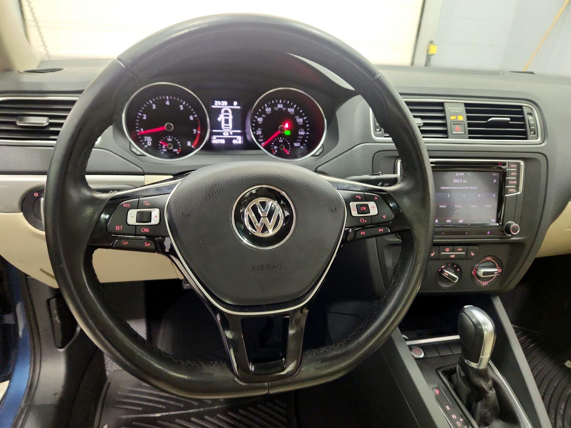 Thumbnail: 2018 Volkswagen Jetta - 10