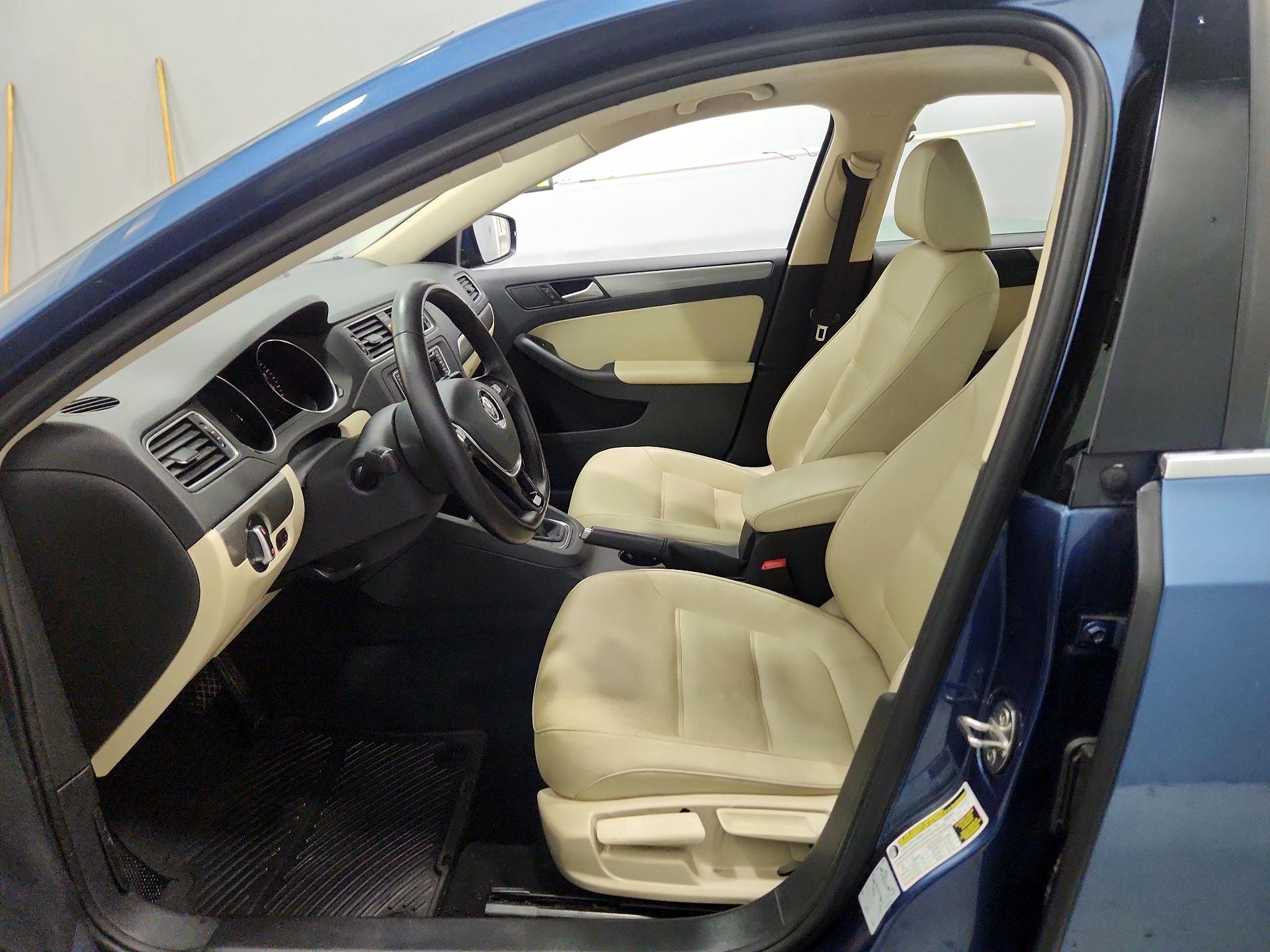 Thumbnail: 2018 Volkswagen Jetta - 11