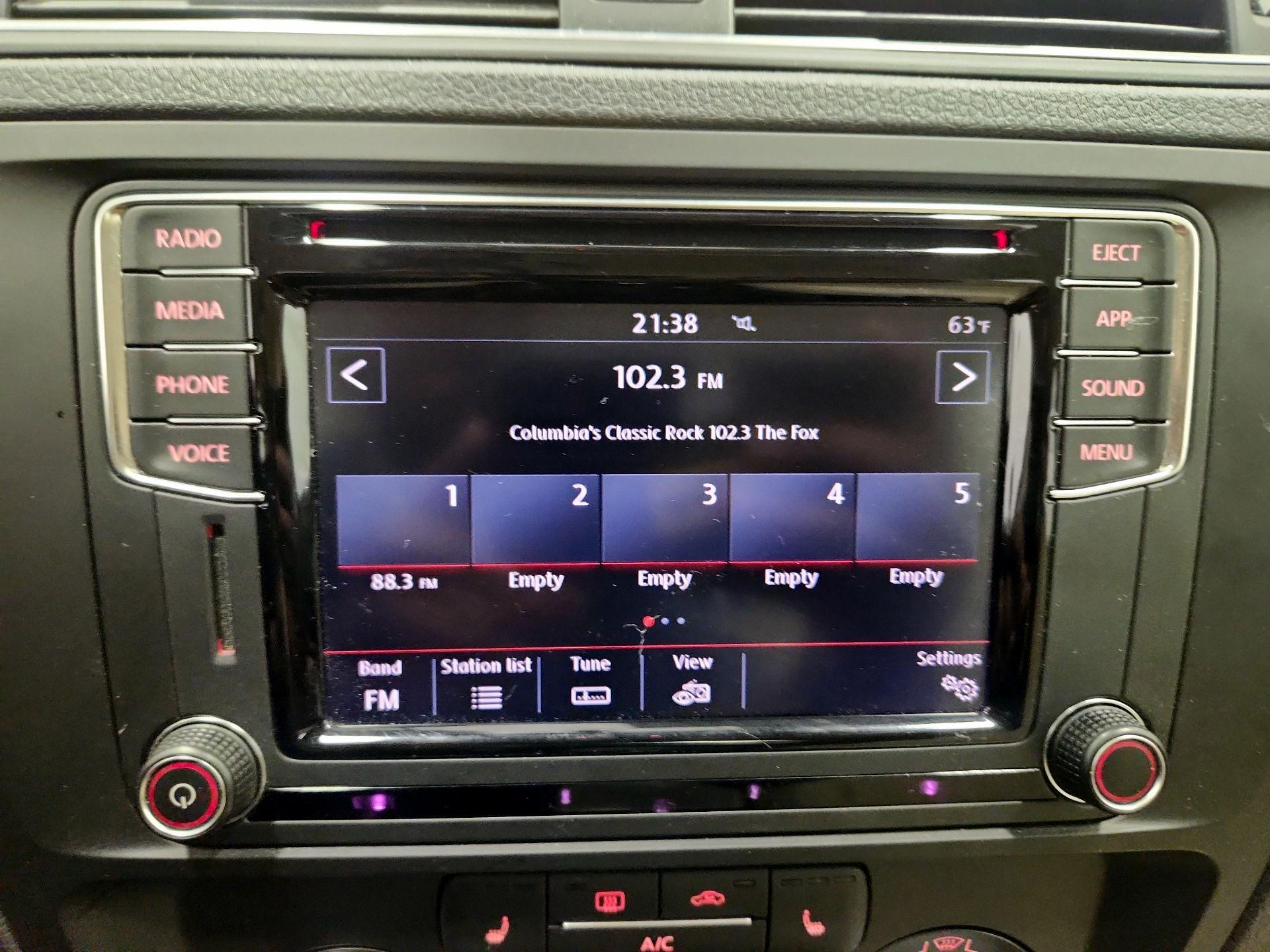 Thumbnail: 2018 Volkswagen Jetta - 15