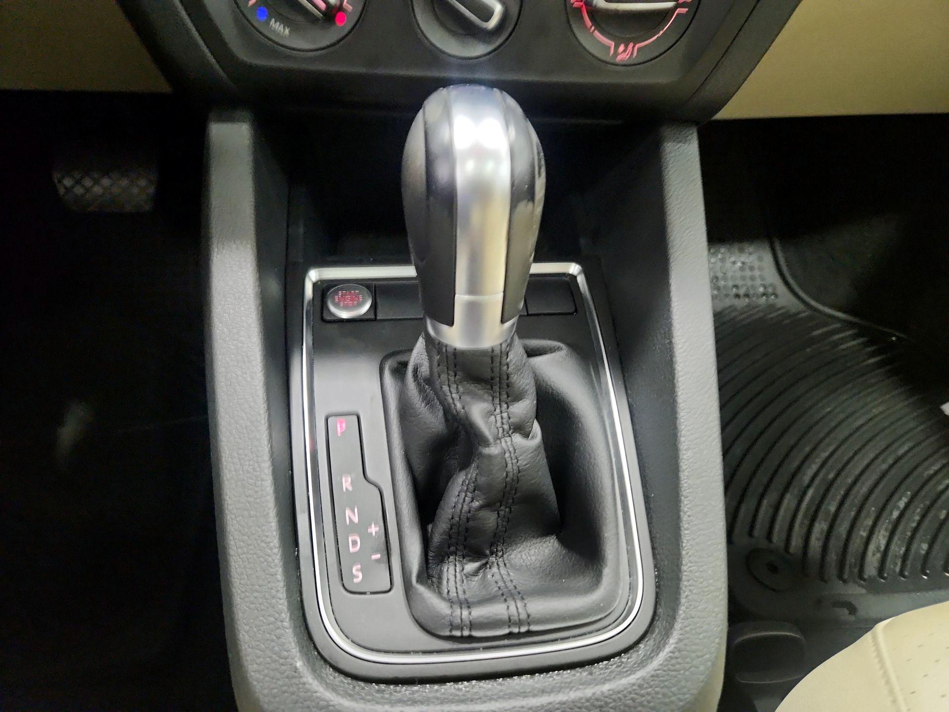 Thumbnail: 2018 Volkswagen Jetta - 17