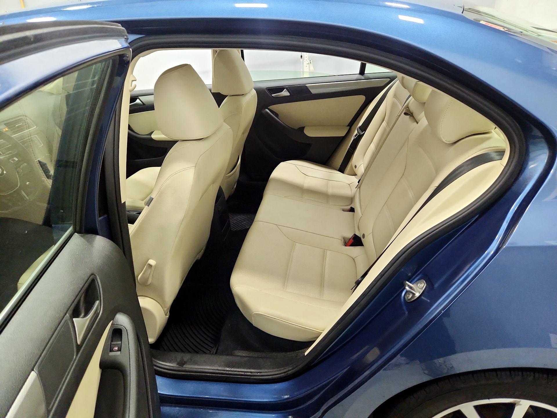 Thumbnail: 2018 Volkswagen Jetta - 20