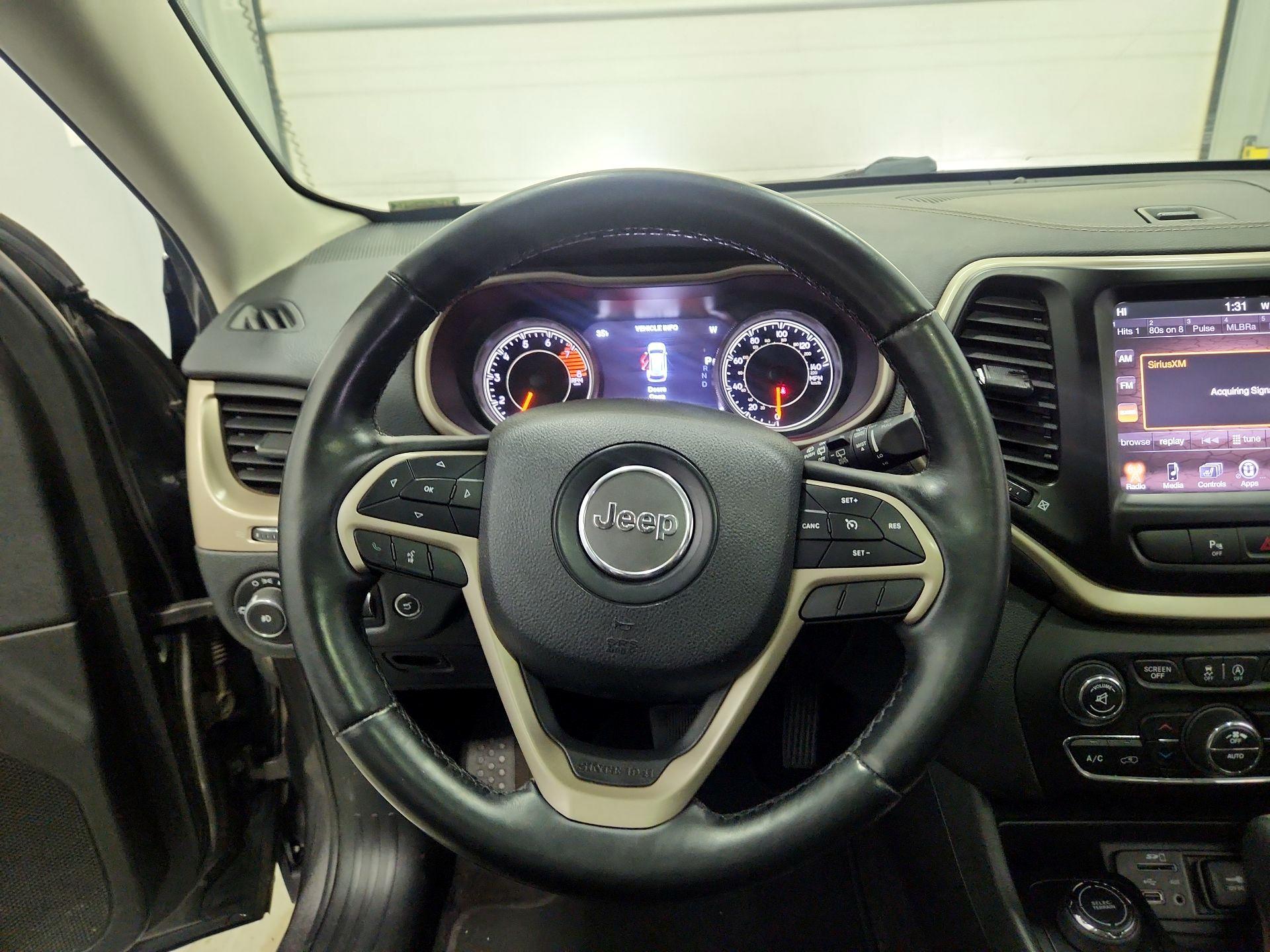 Thumbnail: 2018 Jeep Cherokee - 10