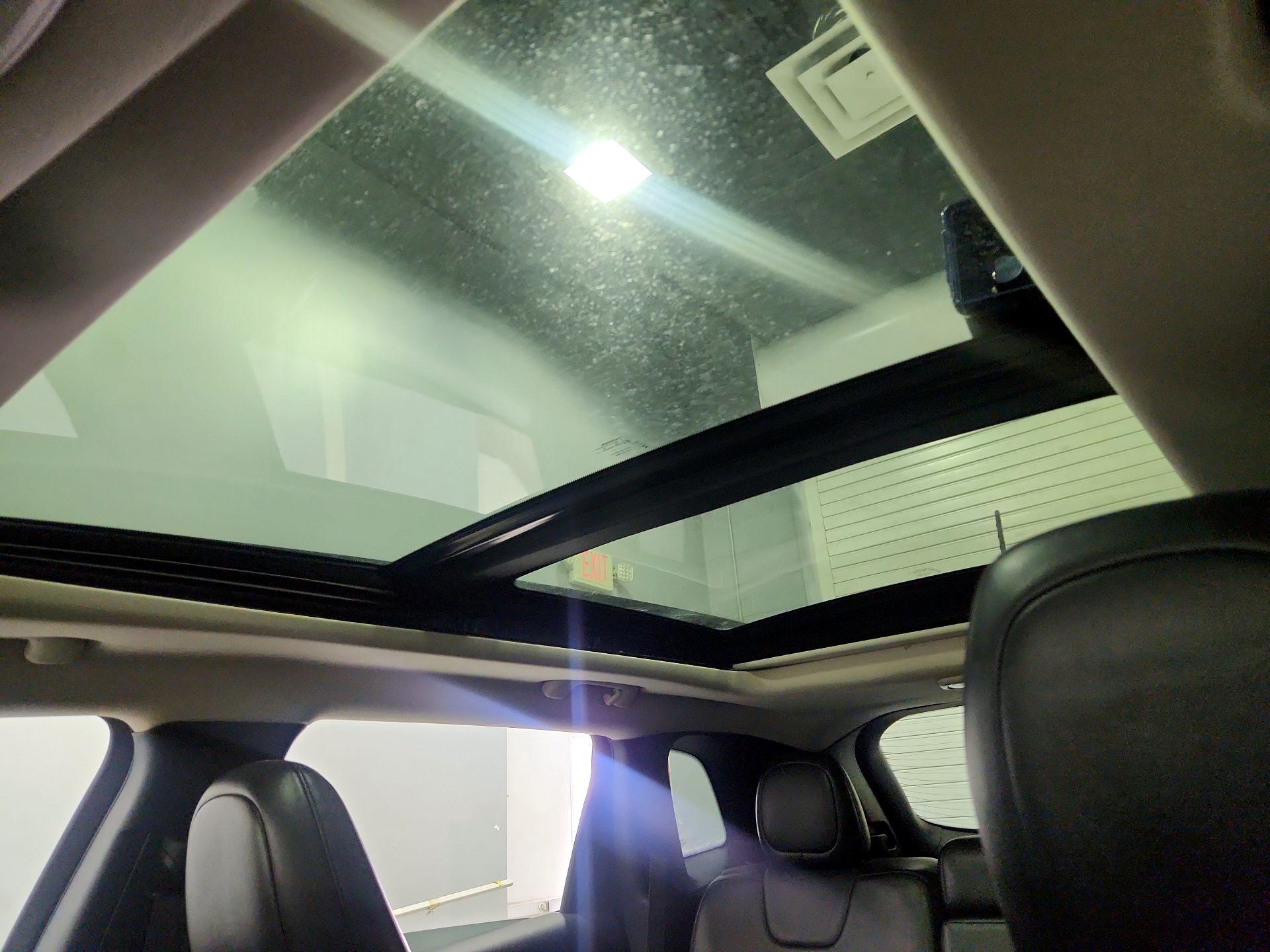 Thumbnail: 2018 Jeep Cherokee - 19