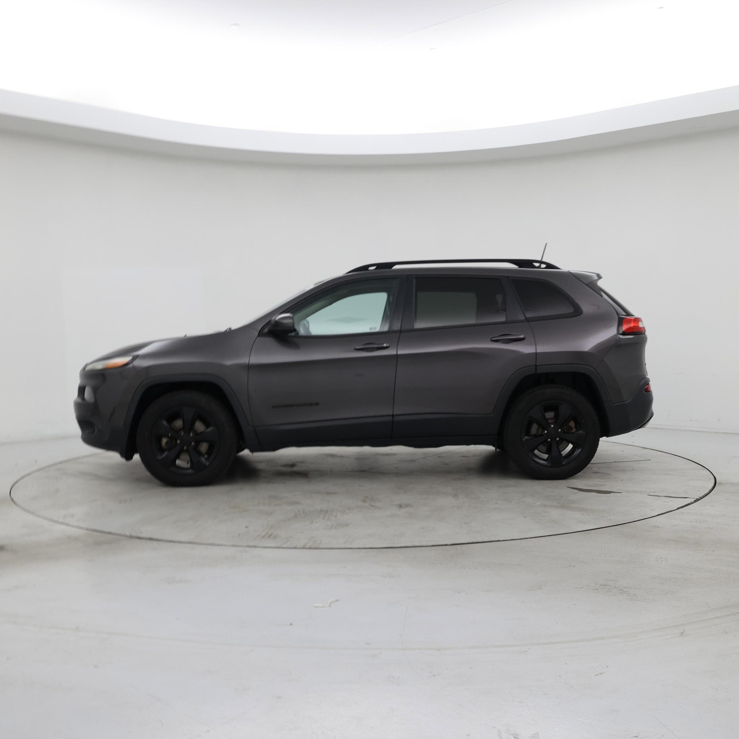 Thumbnail: 2018 Jeep Cherokee - 3