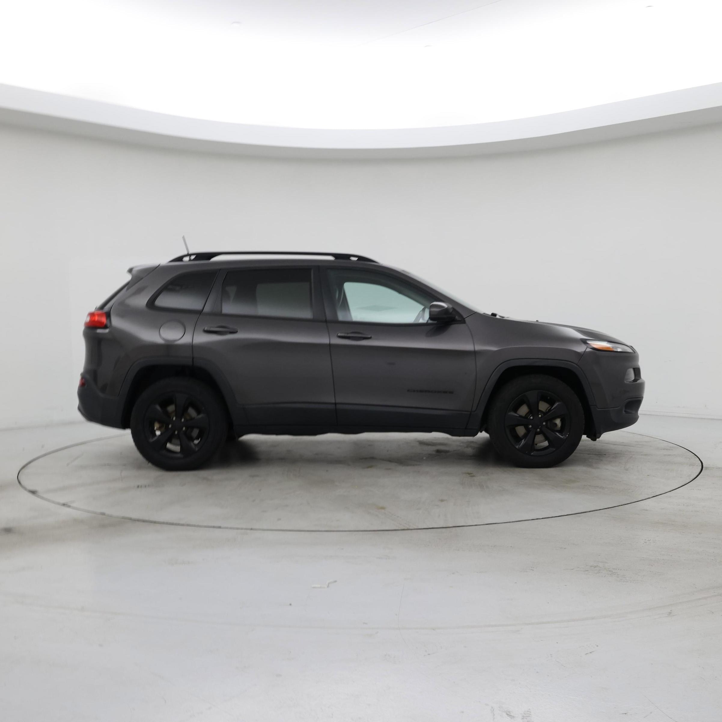 Thumbnail: 2018 Jeep Cherokee - 7