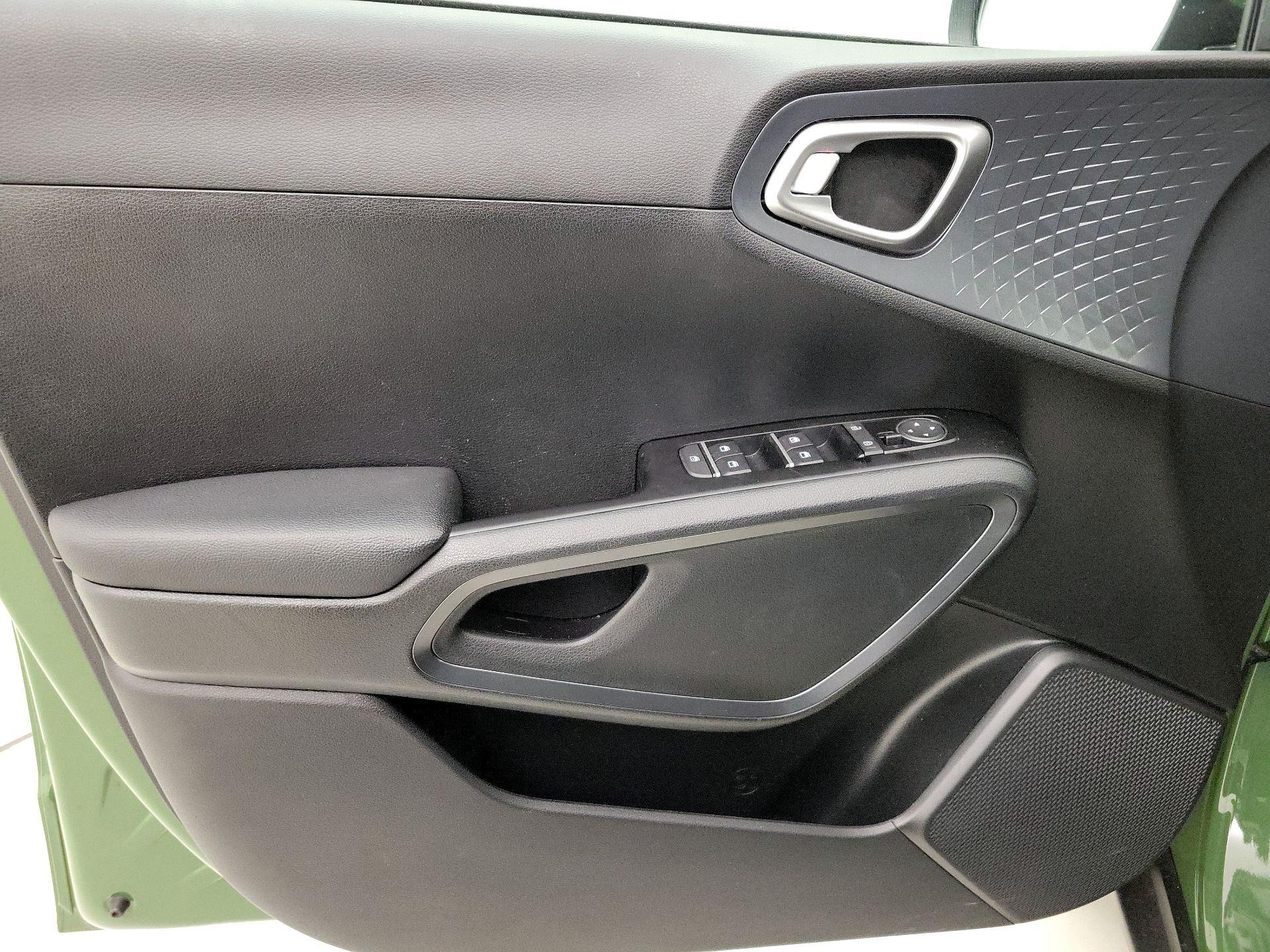 Thumbnail: 2022 Kia Soul - 12