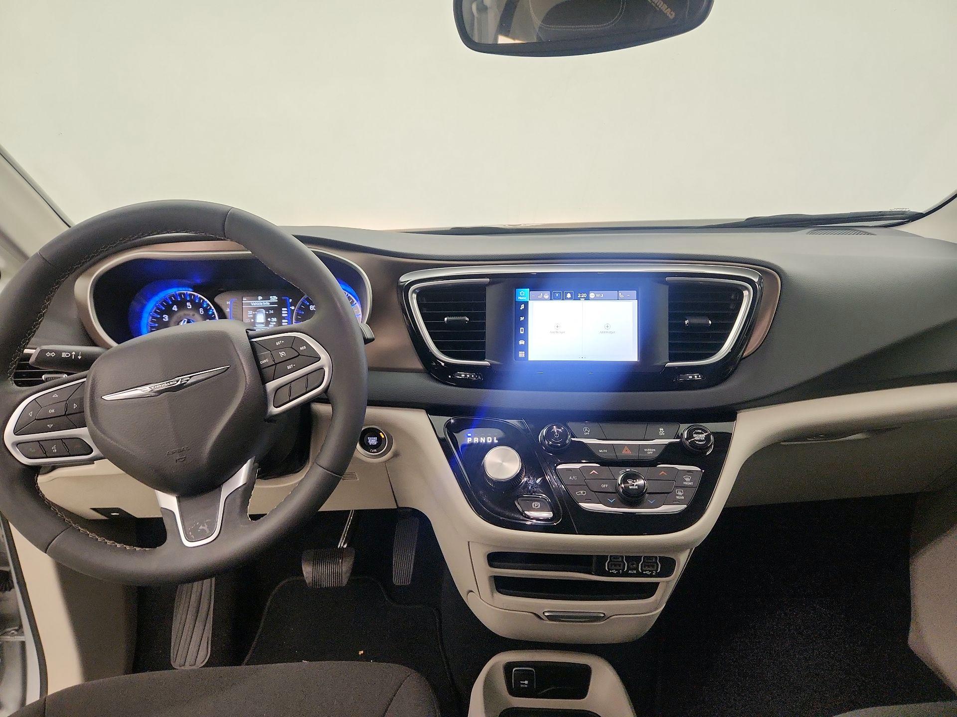 Thumbnail: 2024 Chrysler Voyager - 9