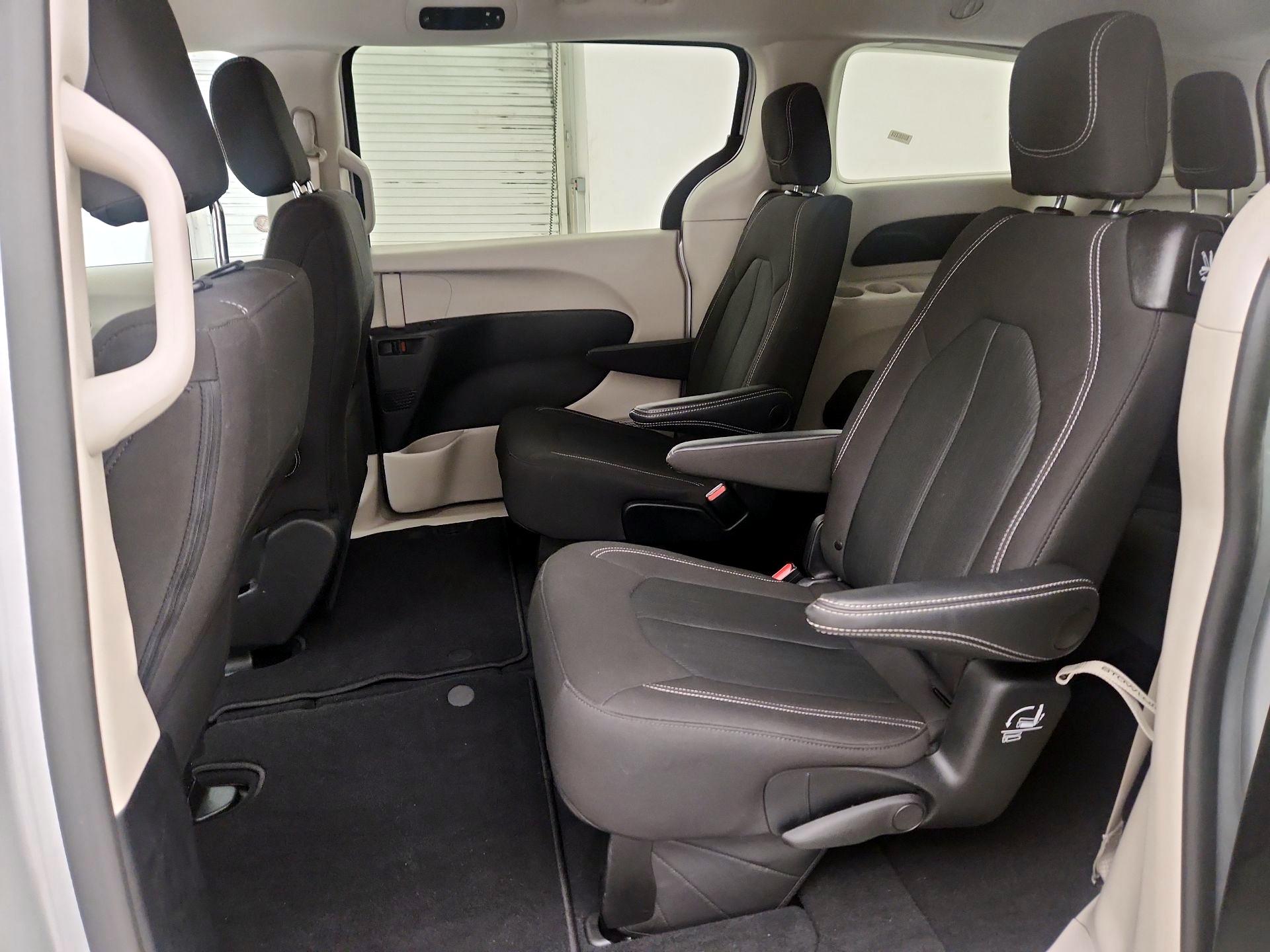 Thumbnail: 2024 Chrysler Voyager - 19