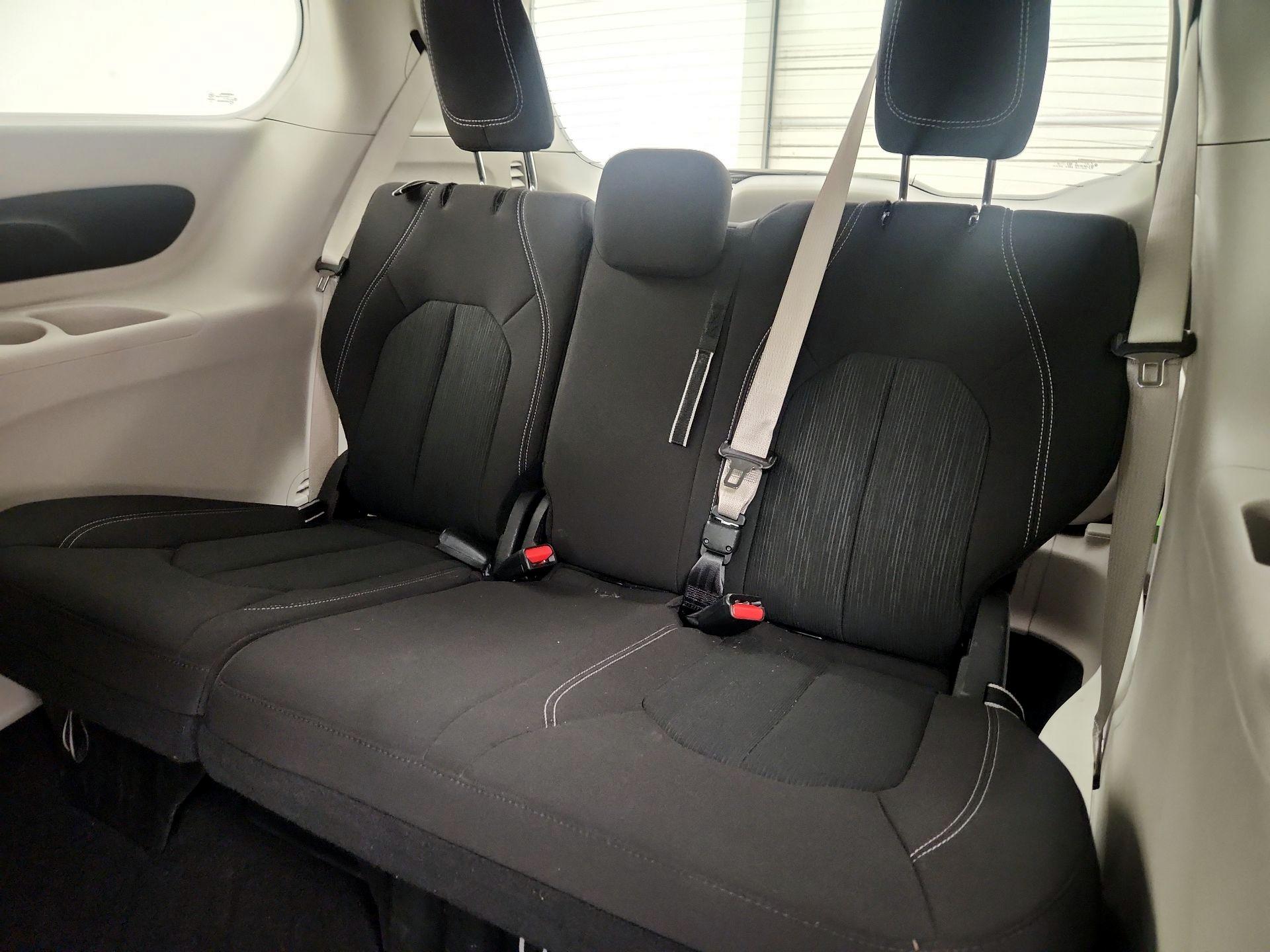 Thumbnail: 2024 Chrysler Voyager - 20