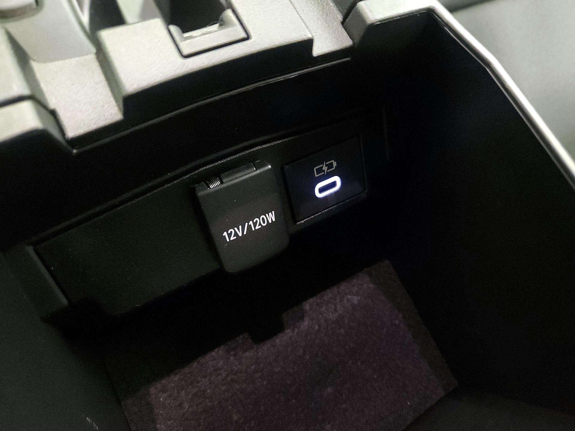 Thumbnail: 2025 Toyota Corolla - 18