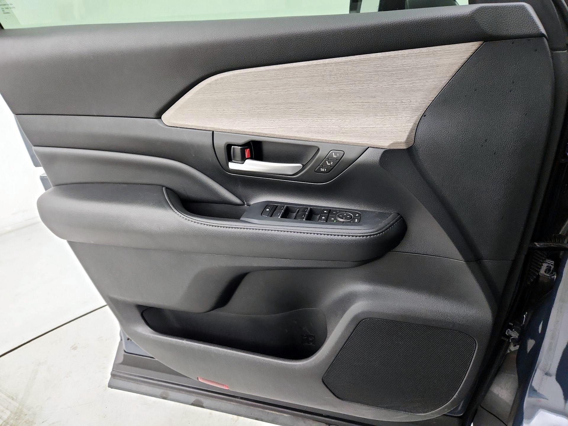 Thumbnail: 2024 Toyota Grand Highlander - 12