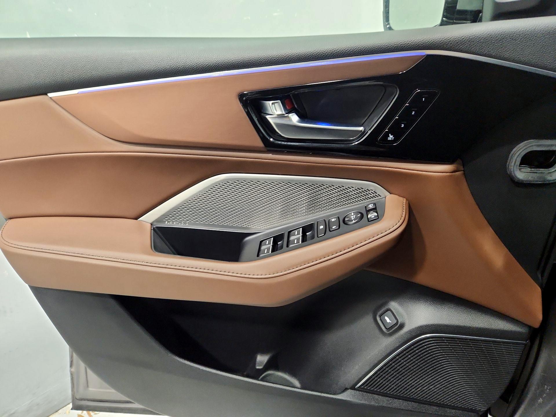 Thumbnail: 2023 Acura MDX - 12