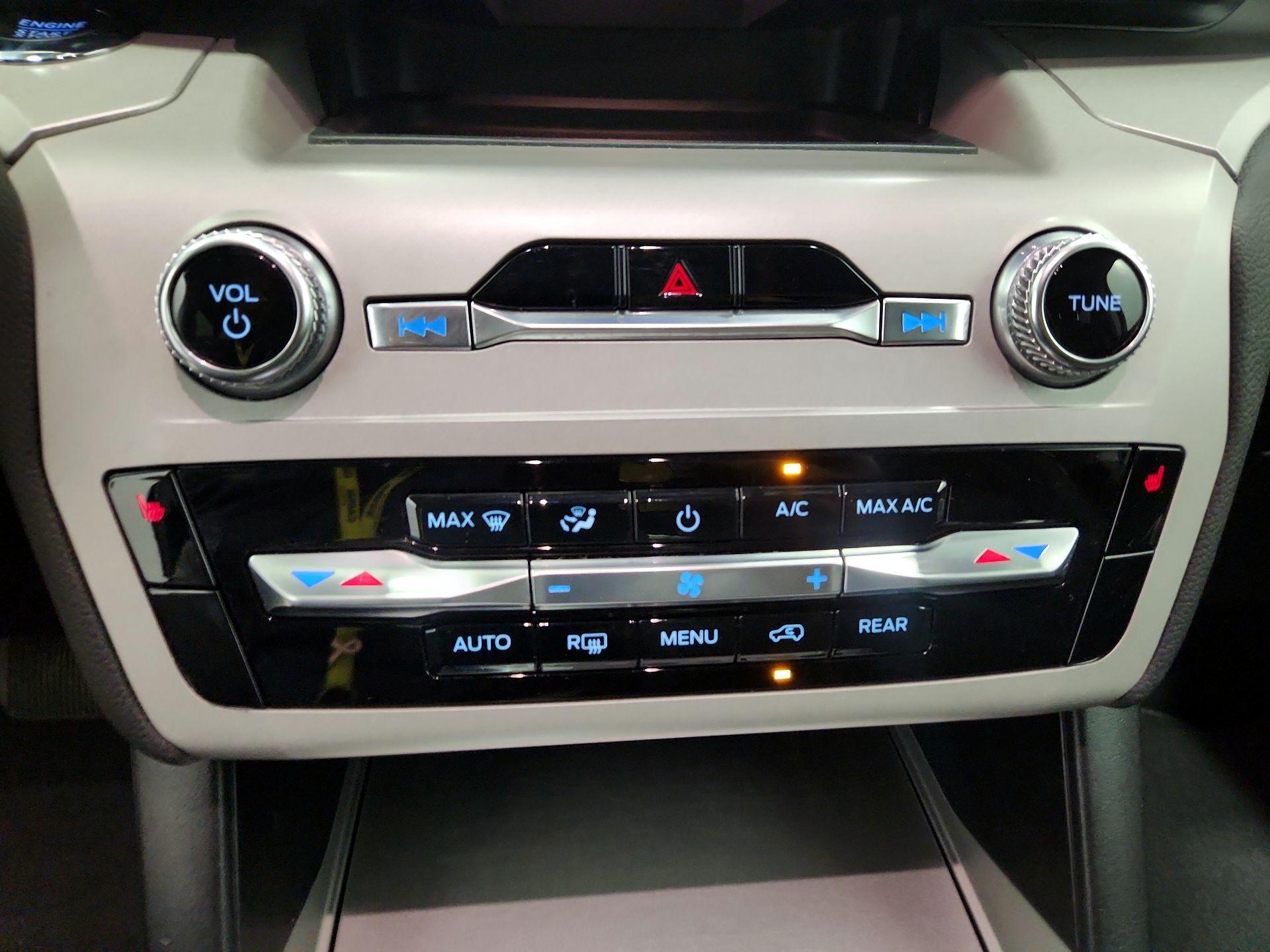 Thumbnail: 2024 Ford Explorer - 16