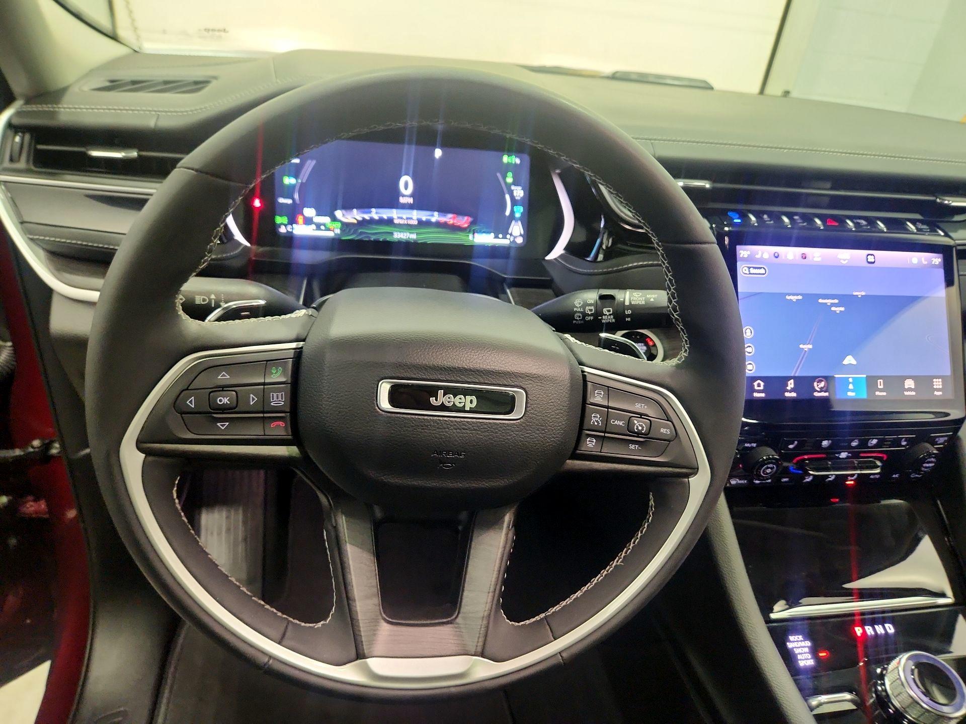 Thumbnail: 2023 Jeep Grand Cherokee - 10