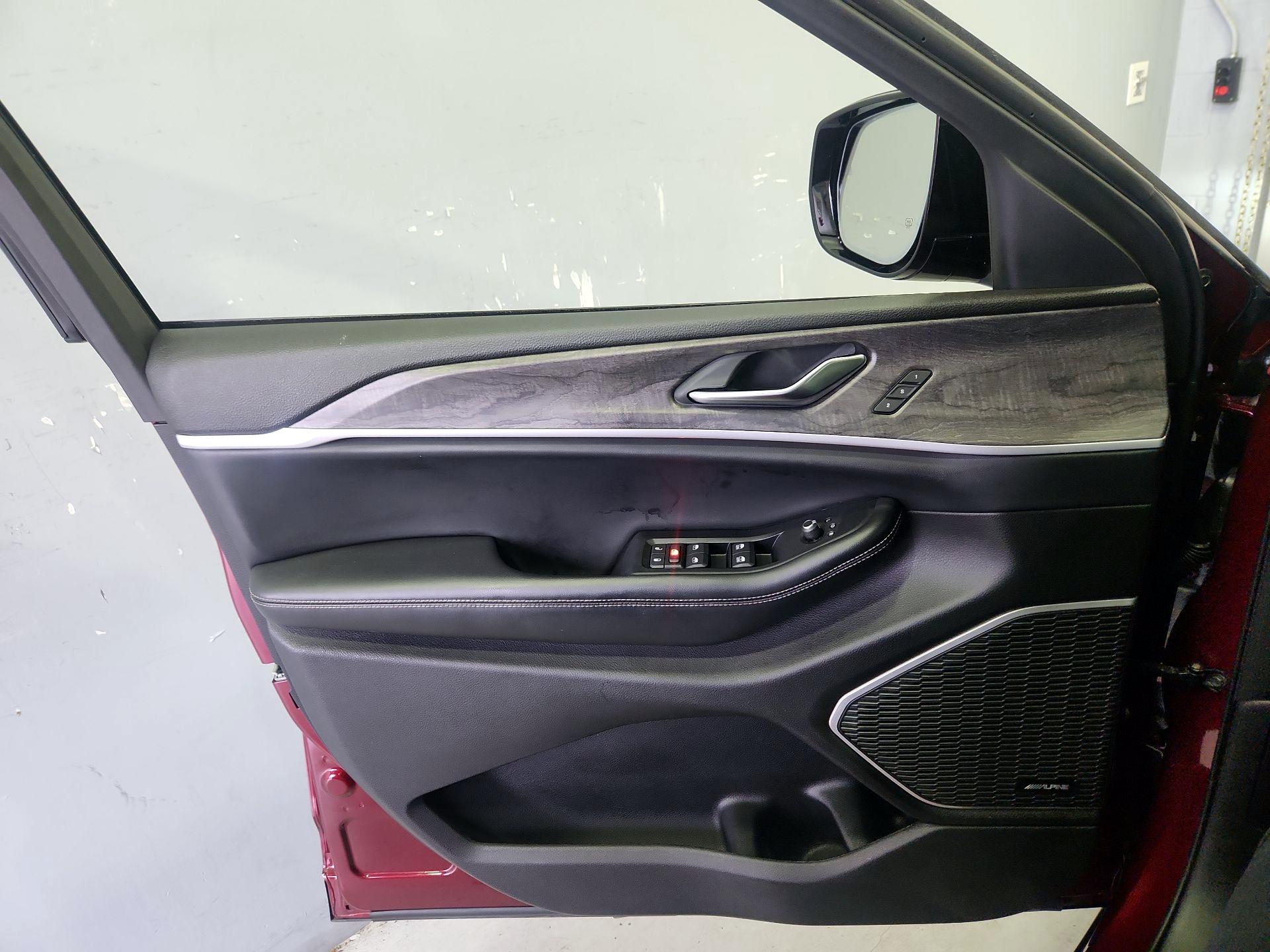 Thumbnail: 2023 Jeep Grand Cherokee - 12