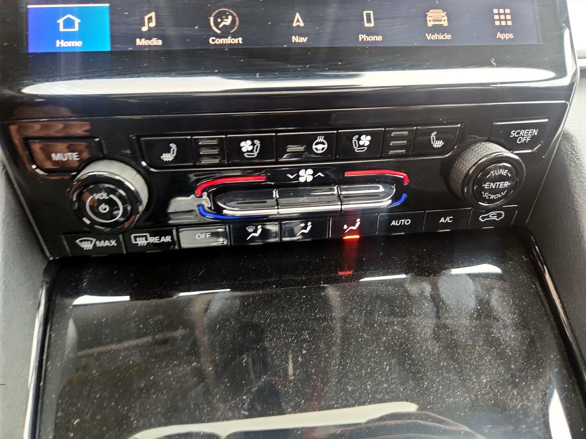 Thumbnail: 2023 Jeep Grand Cherokee - 17