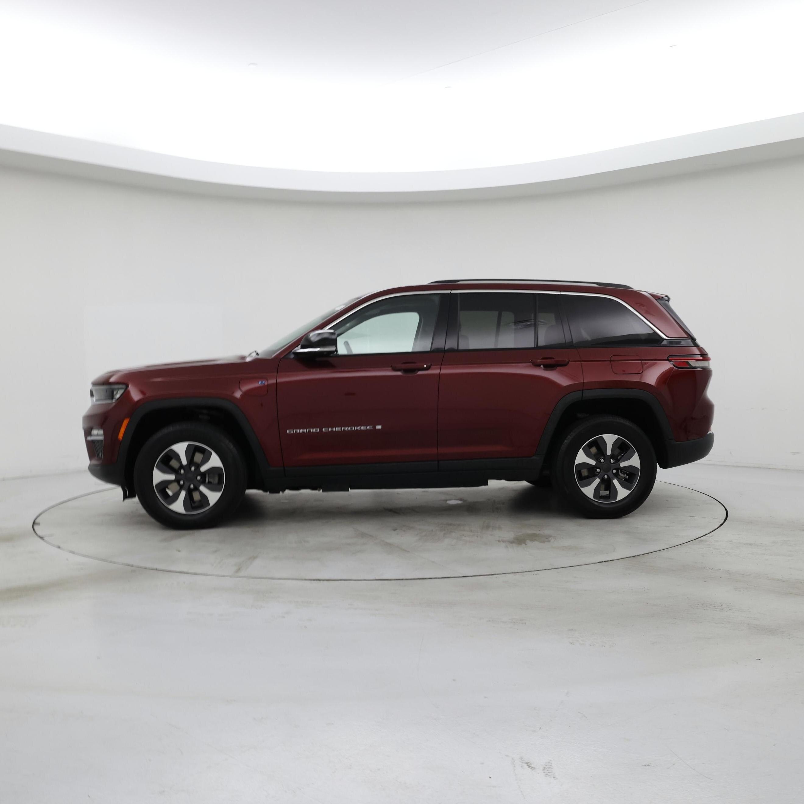 Thumbnail: 2023 Jeep Grand Cherokee - 3