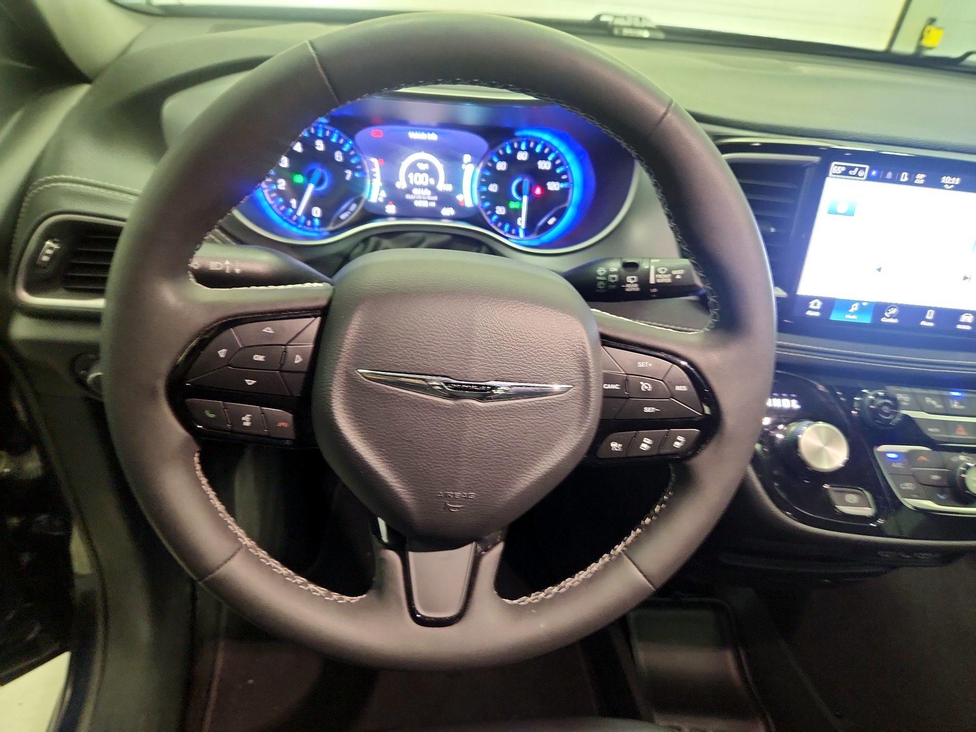 Thumbnail: 2023 Chrysler Pacifica - 10