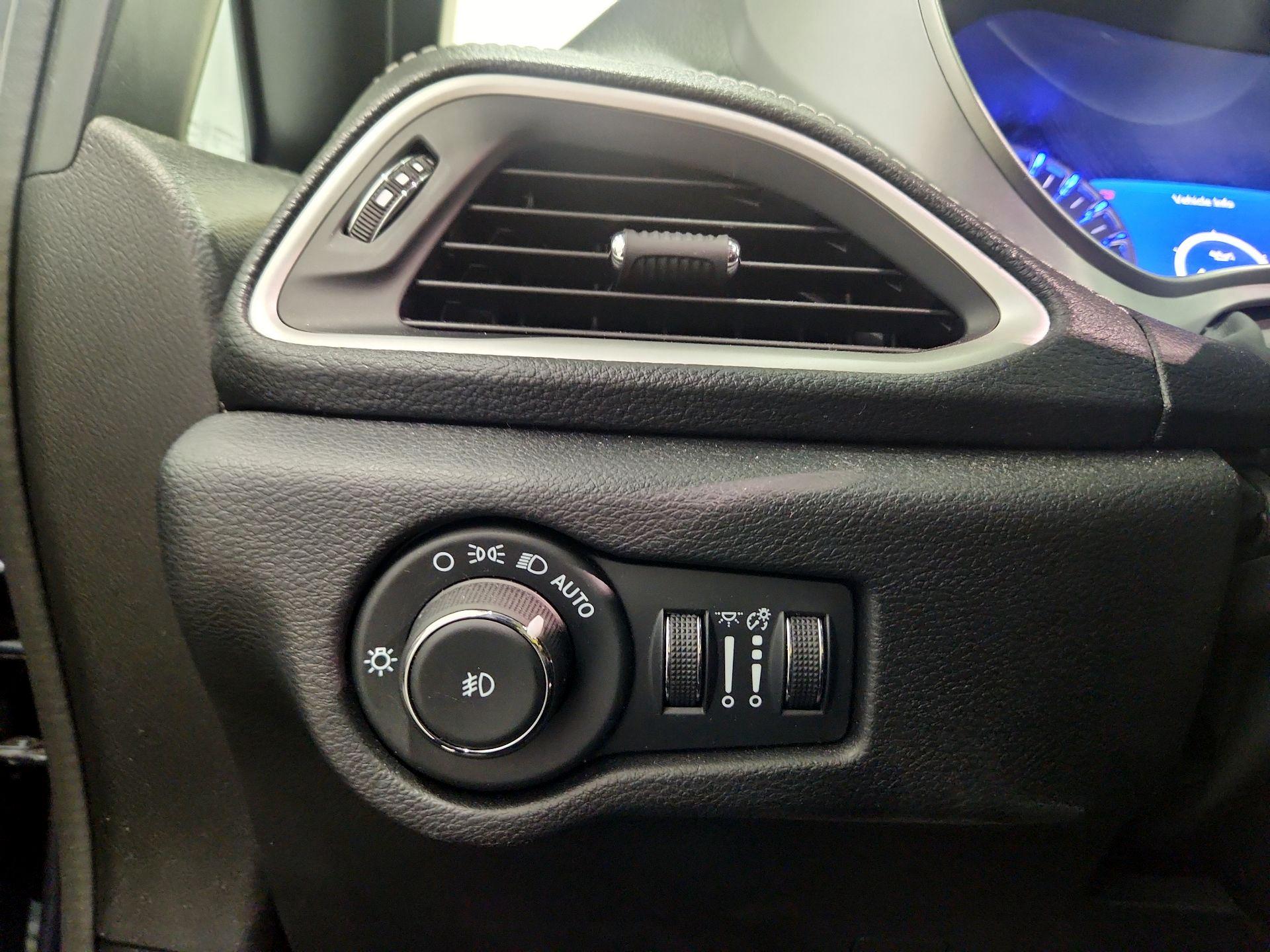 Thumbnail: 2023 Chrysler Pacifica - 13