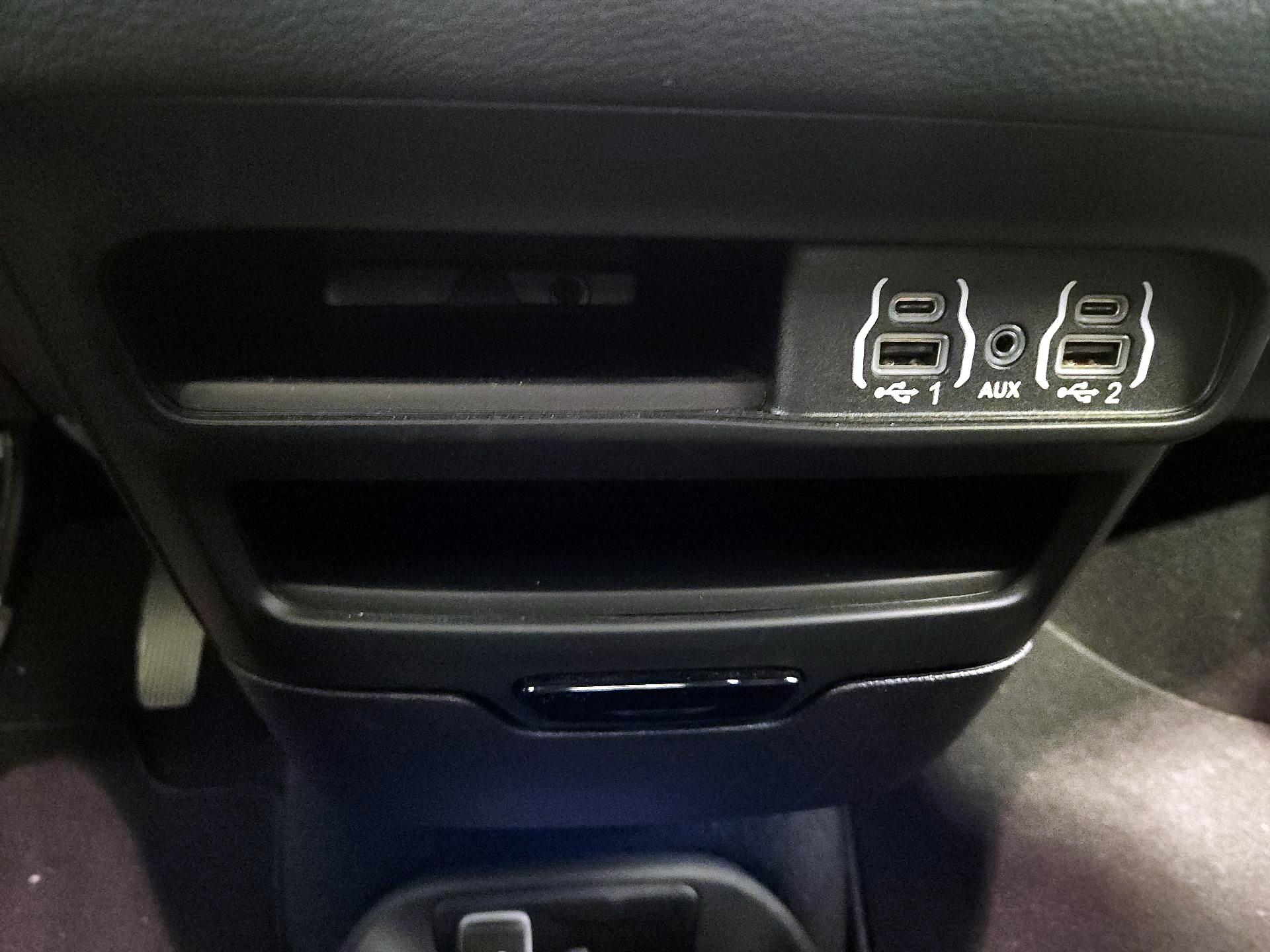 Thumbnail: 2023 Chrysler Pacifica - 18