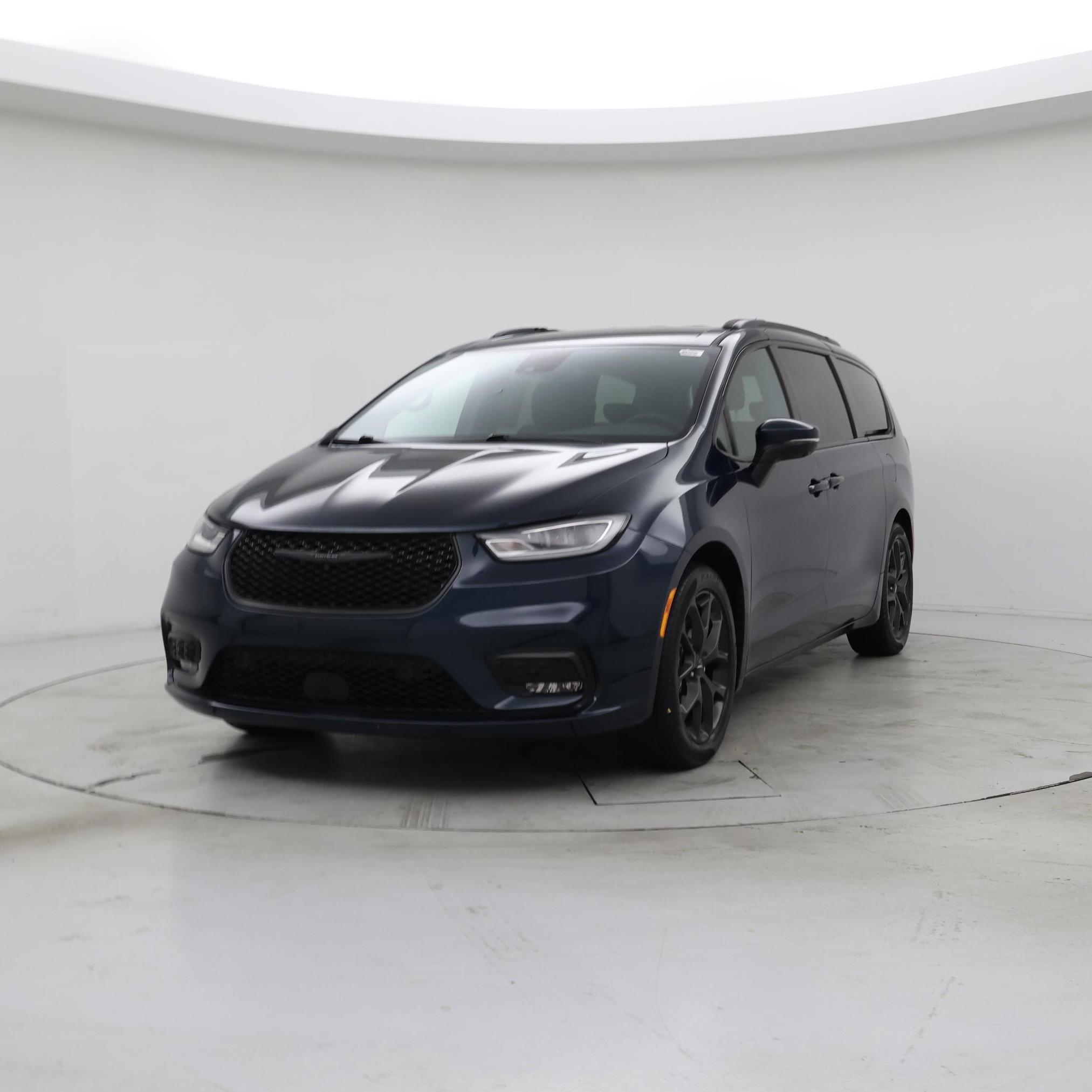 Thumbnail: 2023 Chrysler Pacifica - 4