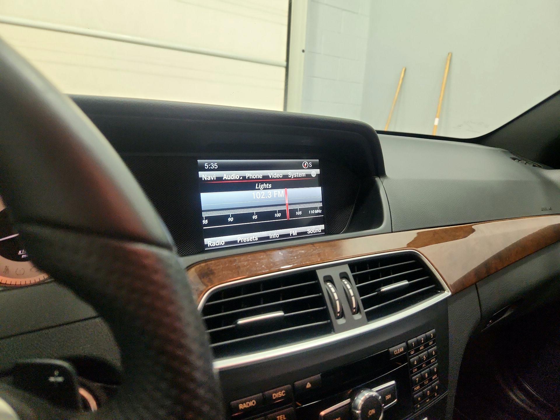 Thumbnail: 2015 Mercedes-Benz C-Class - 16