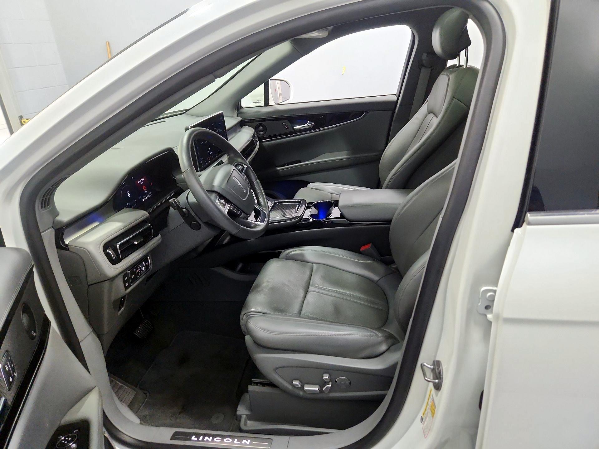 Thumbnail: 2022 Lincoln Nautilus - 11