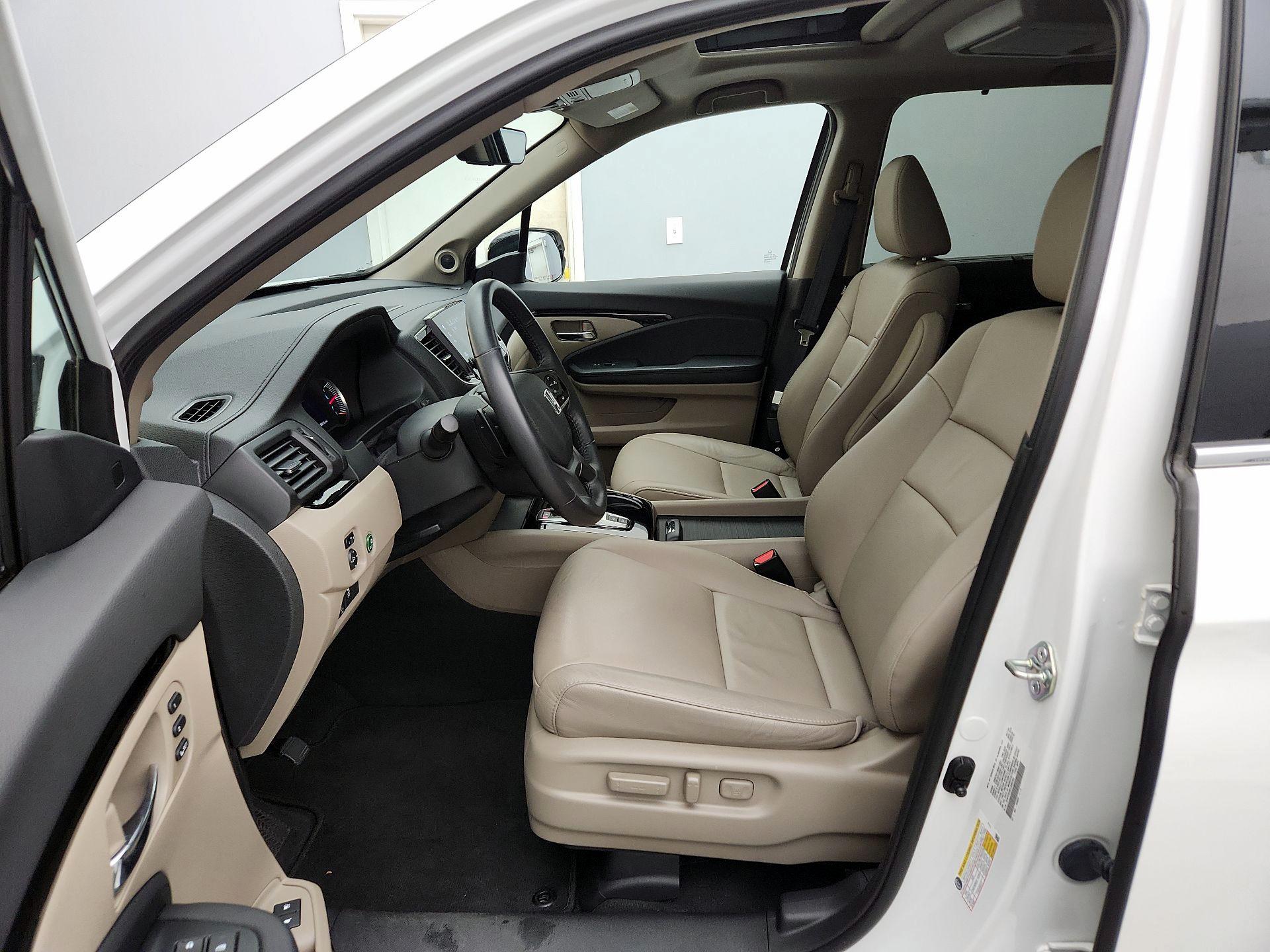 Thumbnail: 2020 Honda Pilot - 11