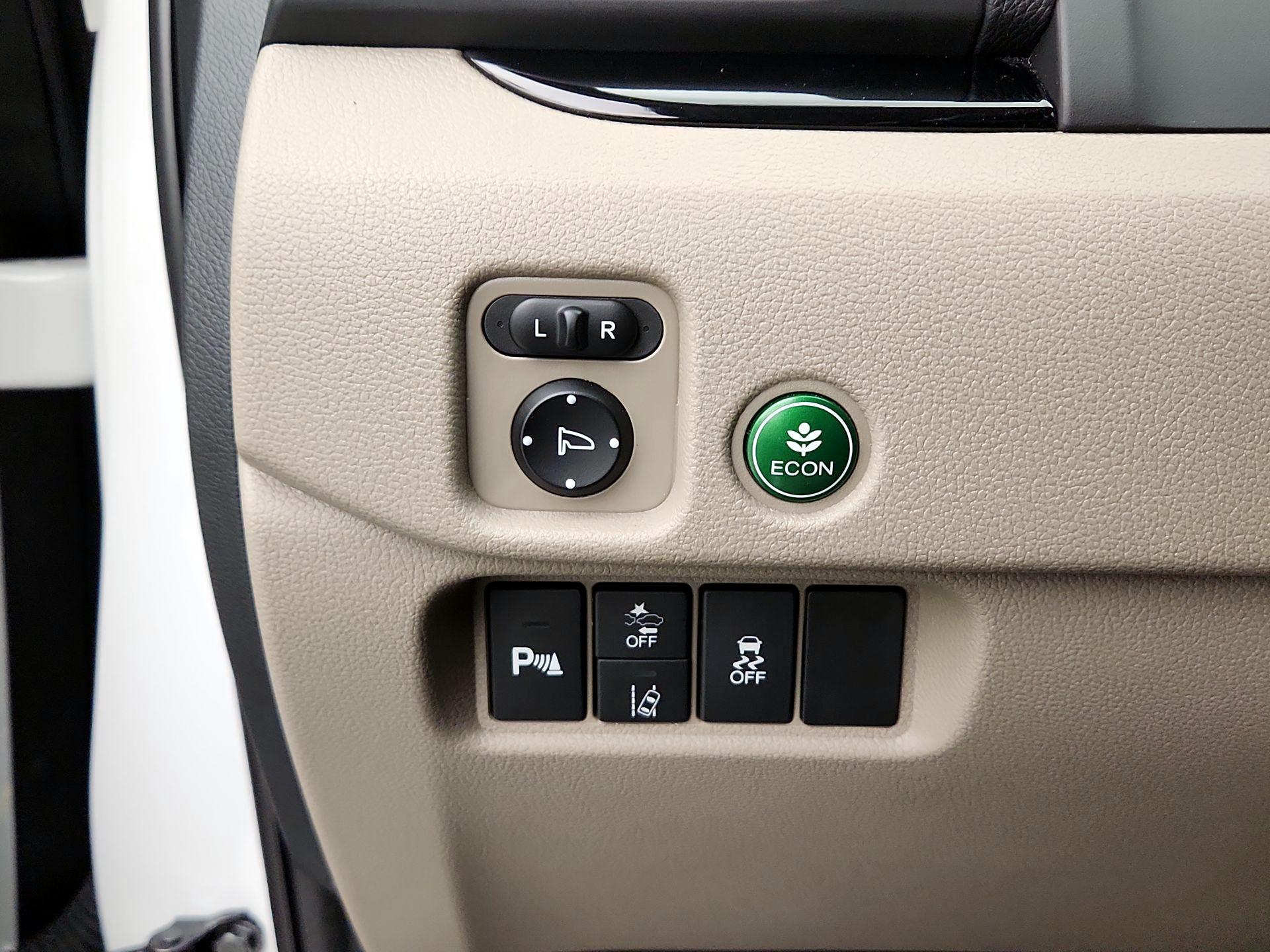 Thumbnail: 2020 Honda Pilot - 13