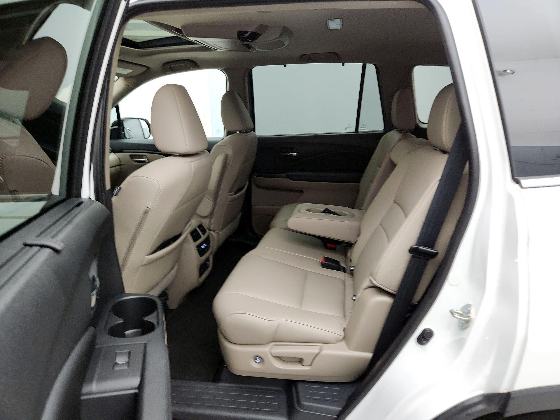 Thumbnail: 2020 Honda Pilot - 20