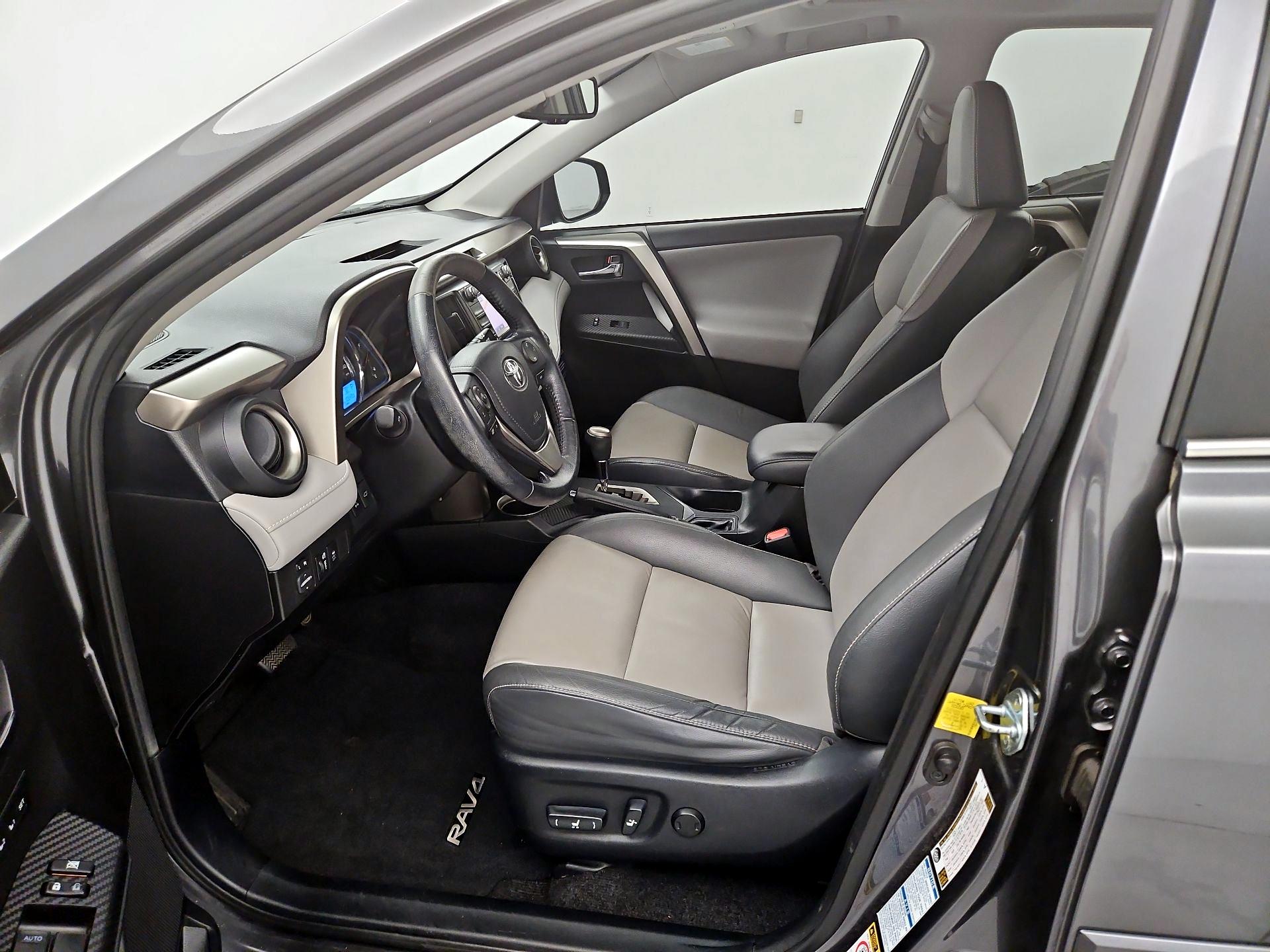 Thumbnail: 2014 Toyota RAV4 - 11