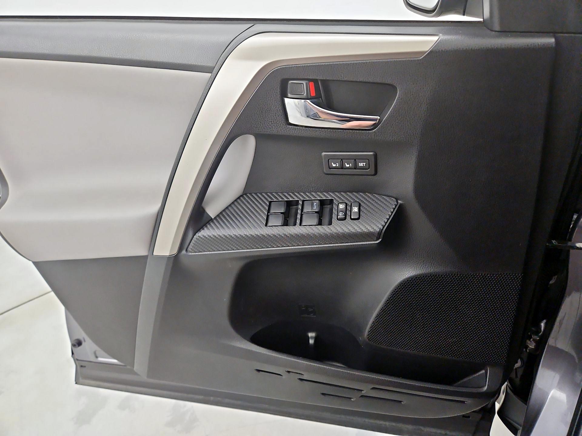 Thumbnail: 2014 Toyota RAV4 - 12