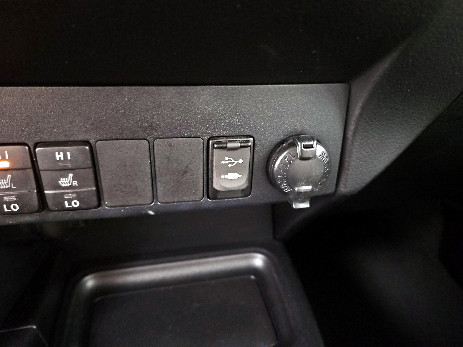 Thumbnail: 2014 Toyota RAV4 - 19