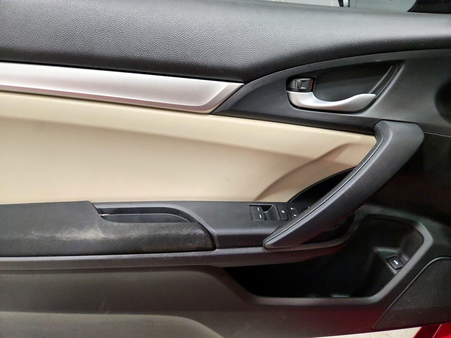 Thumbnail: 2016 Honda Civic - 12