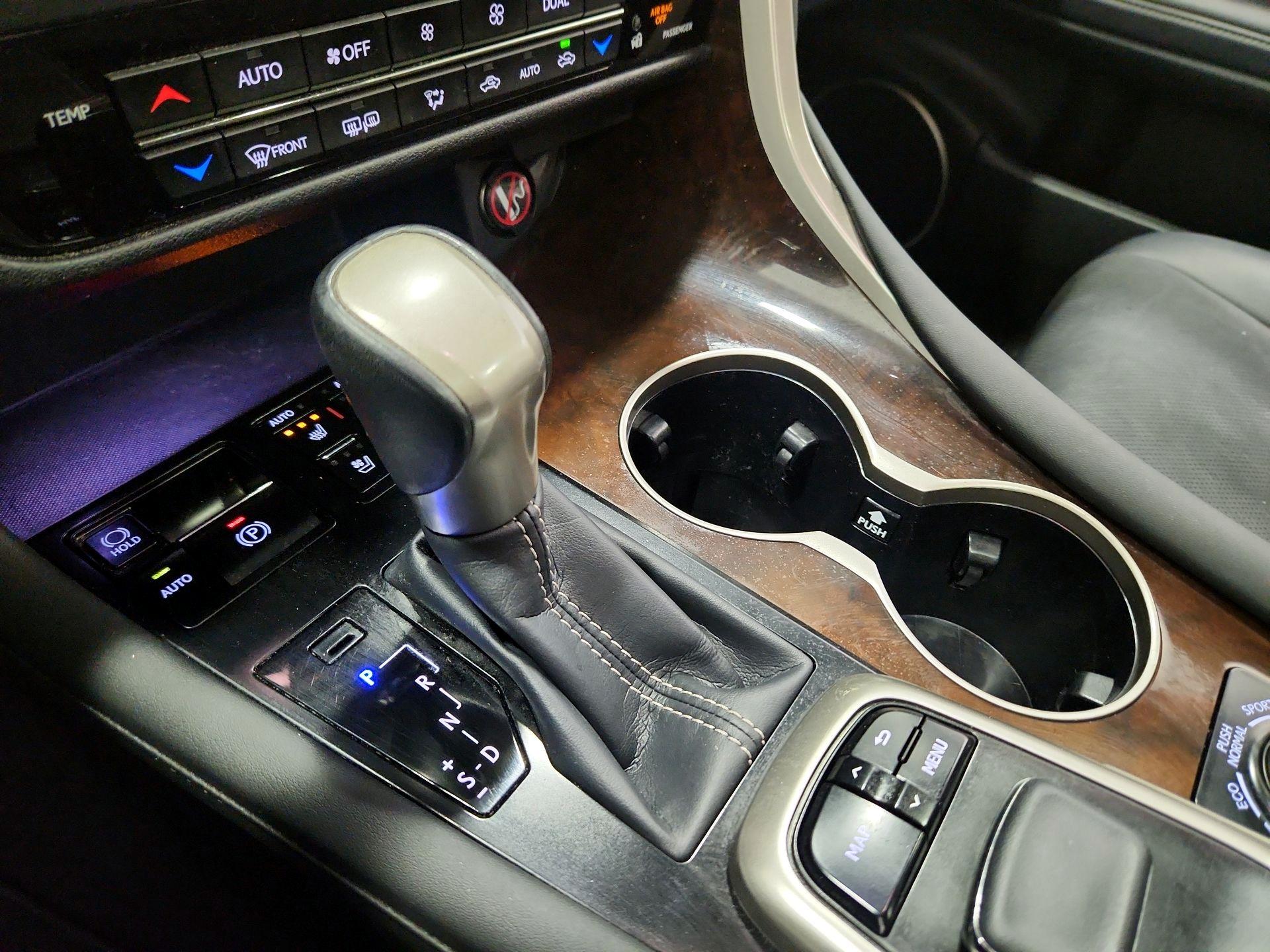 Thumbnail: 2019 Lexus RX - 18