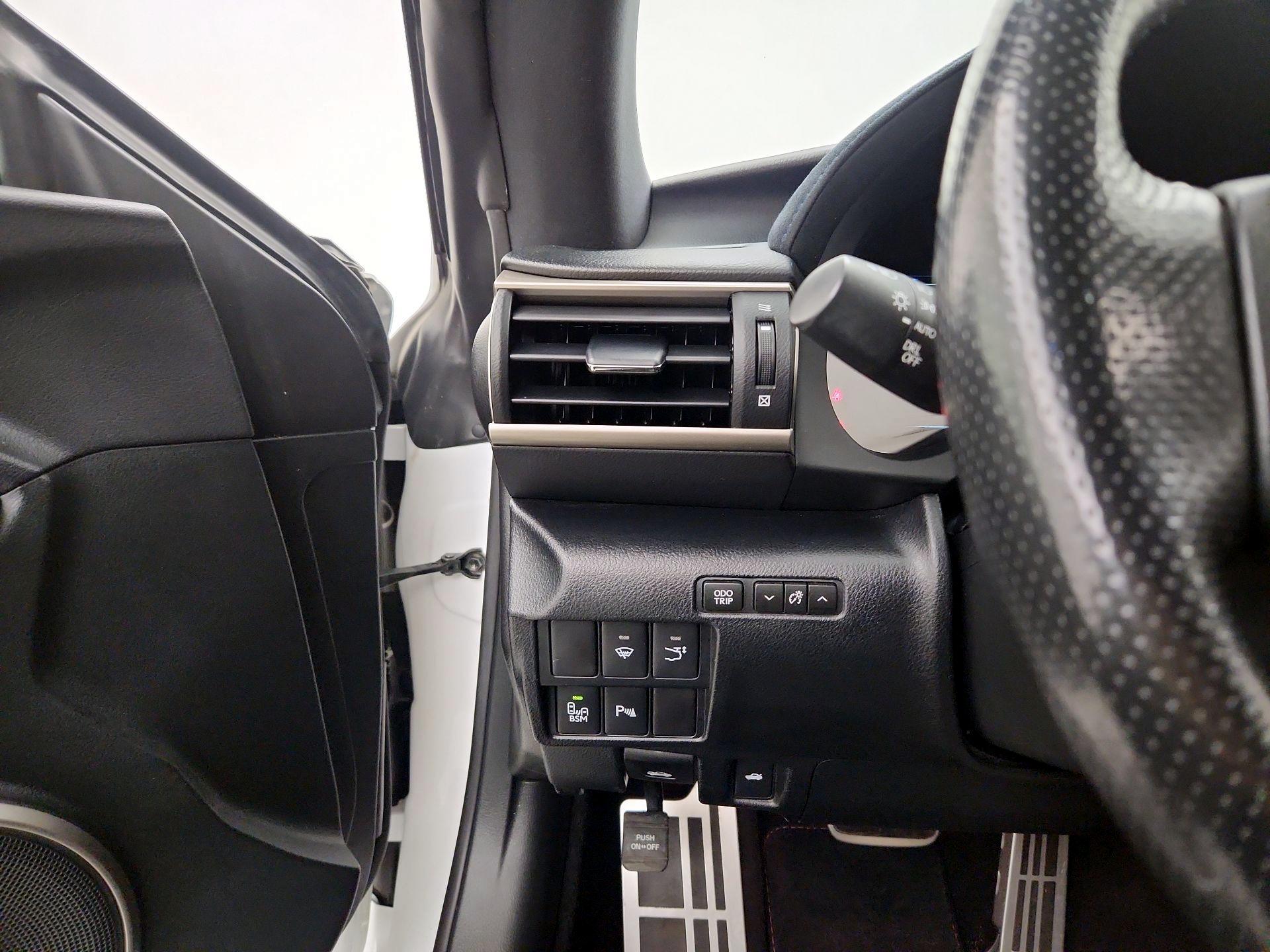 Thumbnail: 2017 Lexus RC - 13