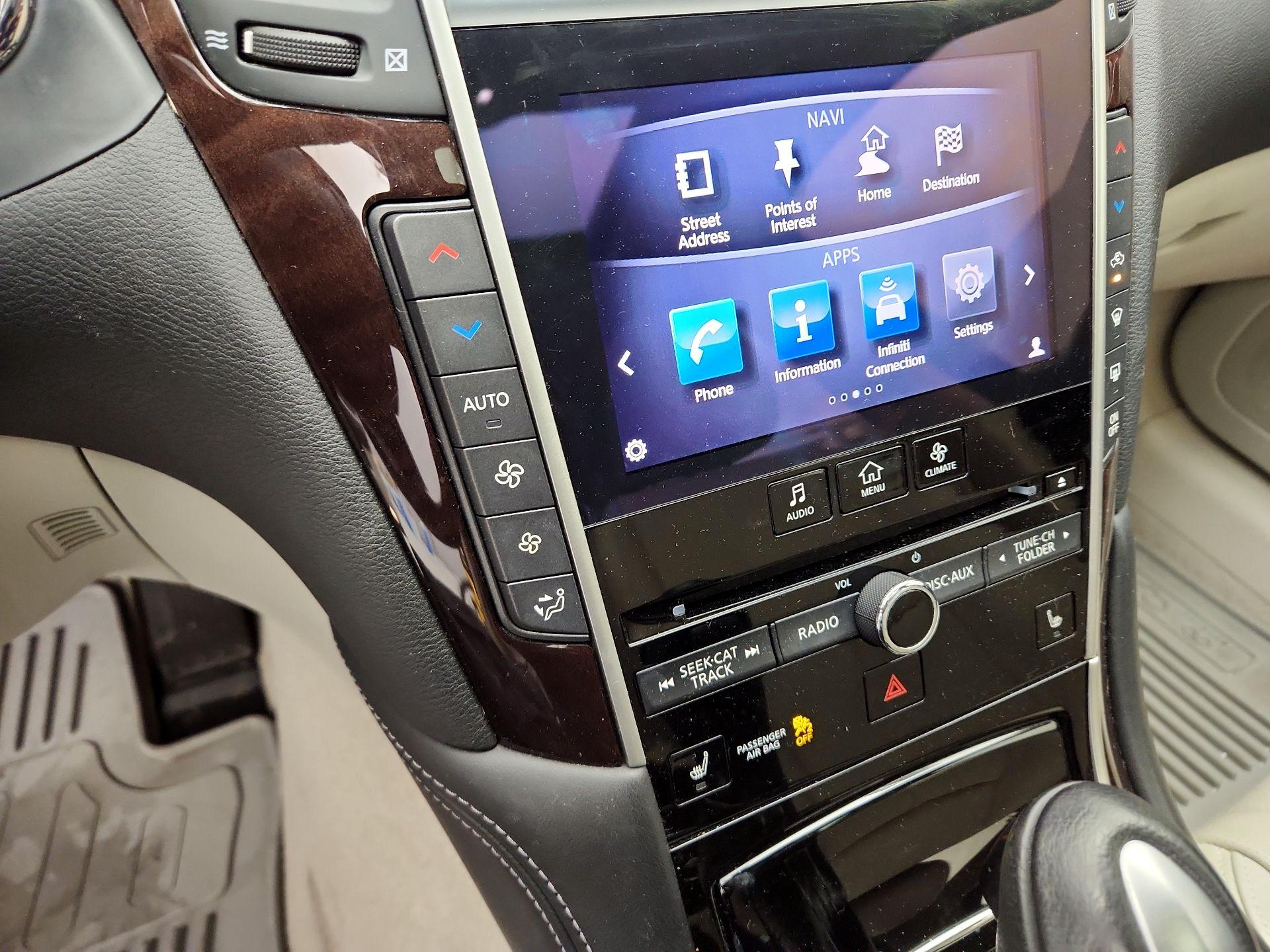 Thumbnail: 2014 INFINITI Q50 - 16