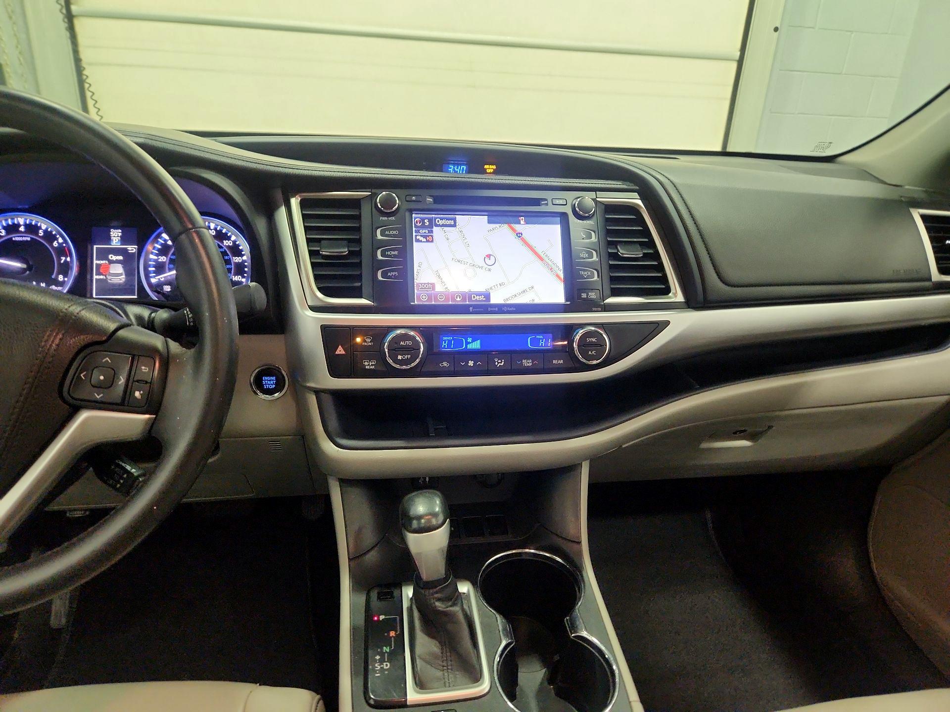 Thumbnail: 2016 Toyota Highlander - 9