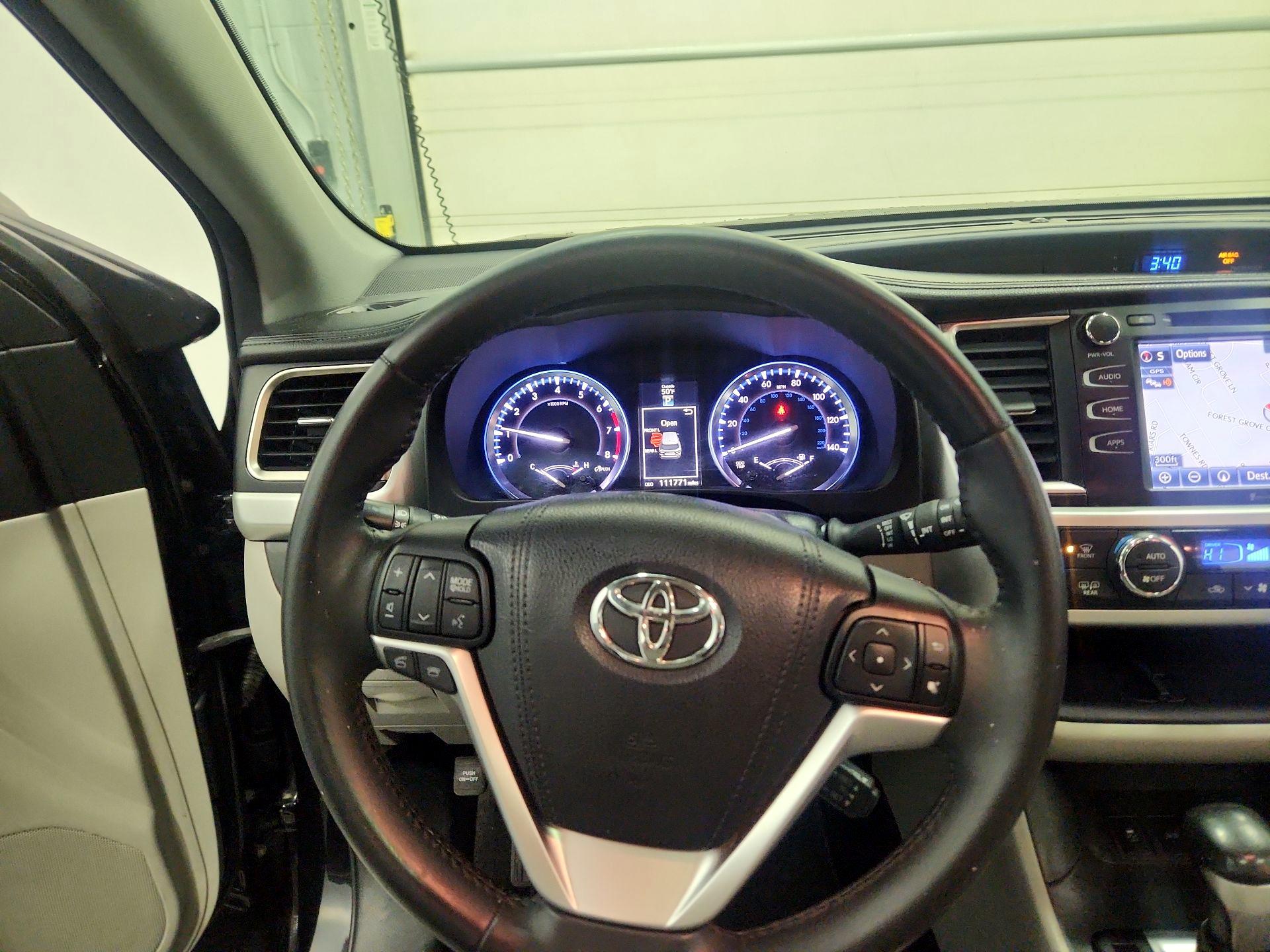 Thumbnail: 2016 Toyota Highlander - 10