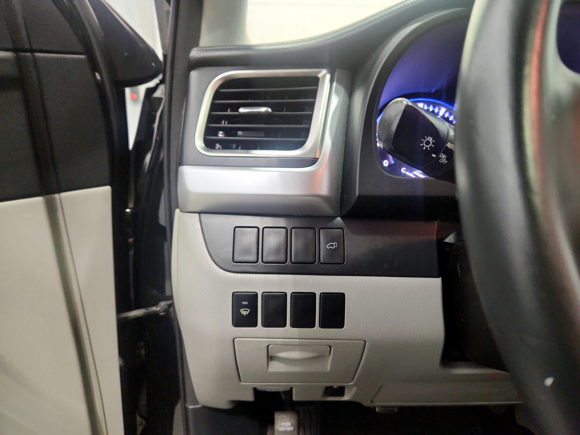 Thumbnail: 2016 Toyota Highlander - 13